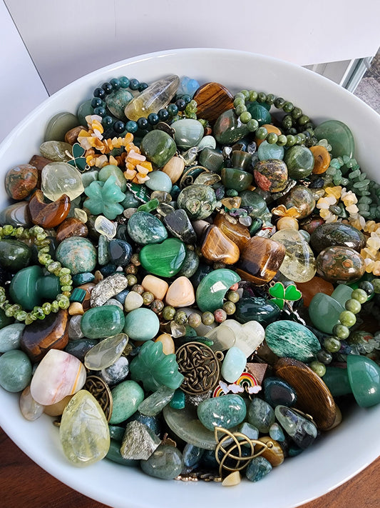 St Patrick's Day Crystal Confetti: Green Shamrocks, Health Wealth Mix