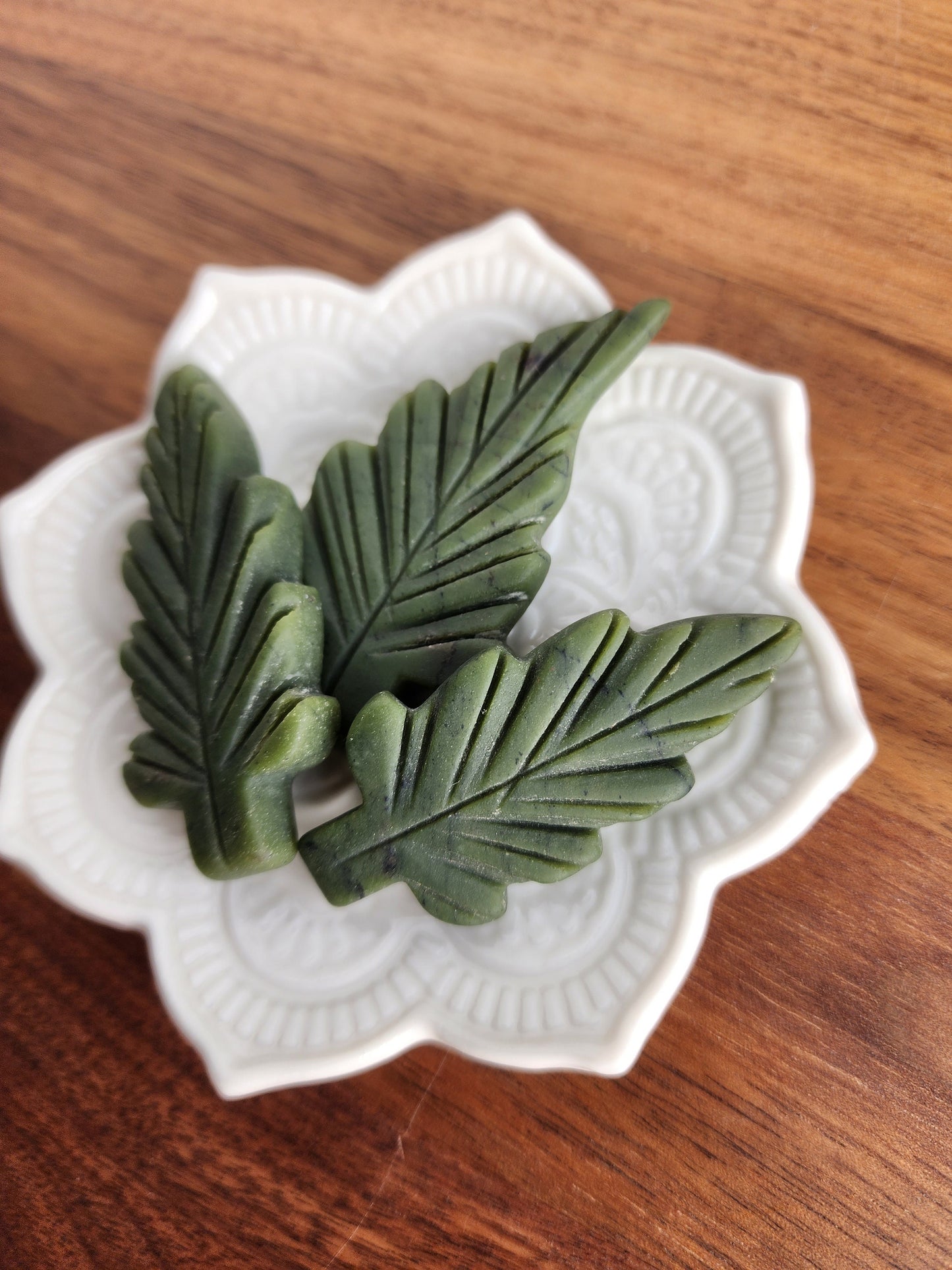 Green Jade Crystal Leaf - Hand Carved Autumn Stone