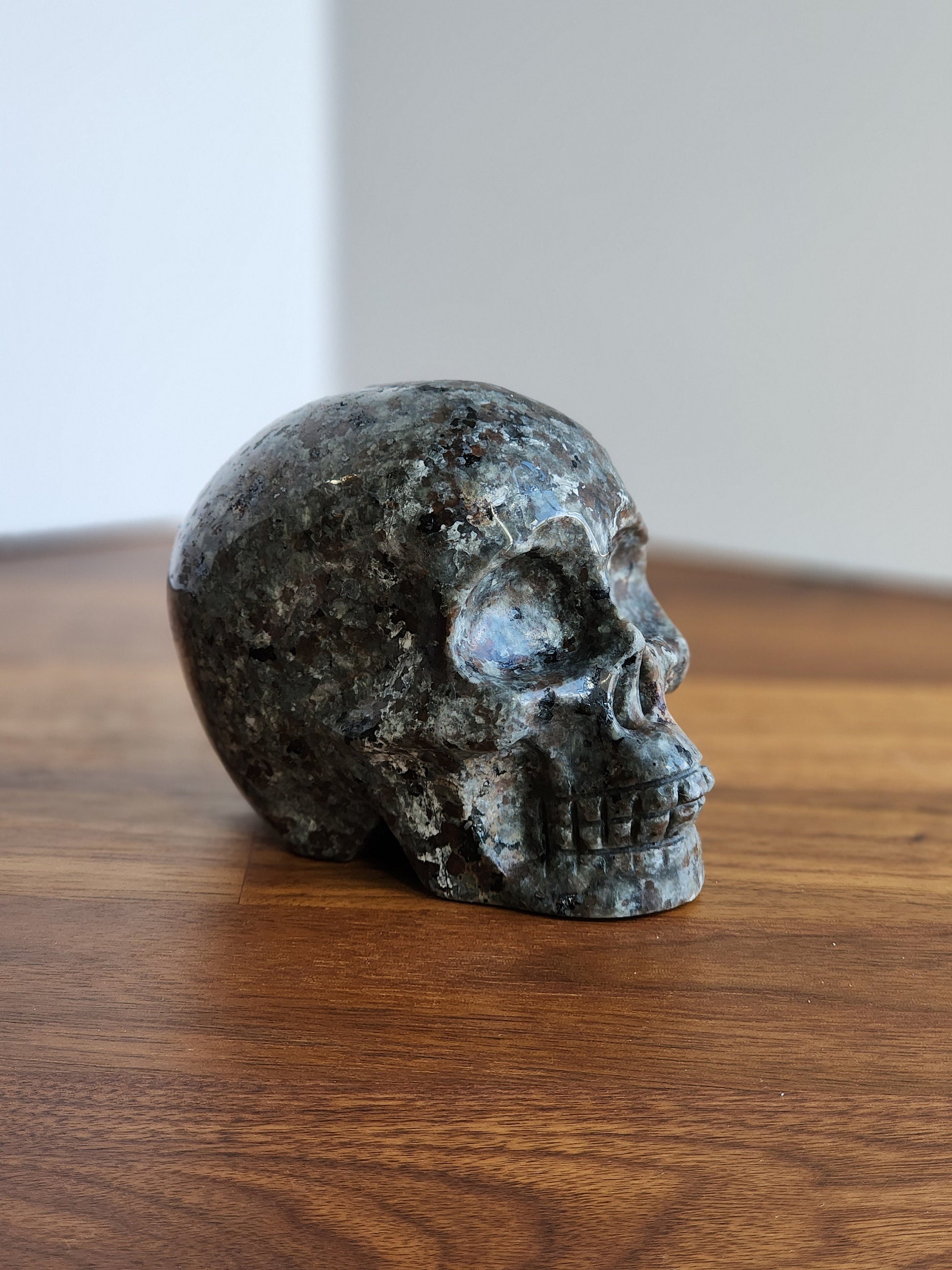 Yooperlite Crystal Skull | 4" Large Carving | UV Reactive rock with orange glow | Halloween Decor | Black Light for Spooky Season