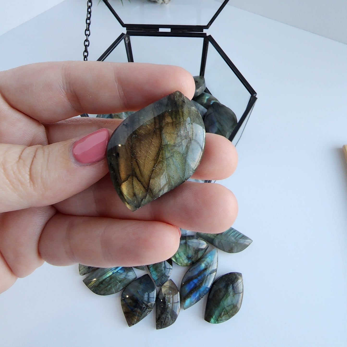 Labradorite Leaf Carving: Unique Flash Colors (Small or Large)