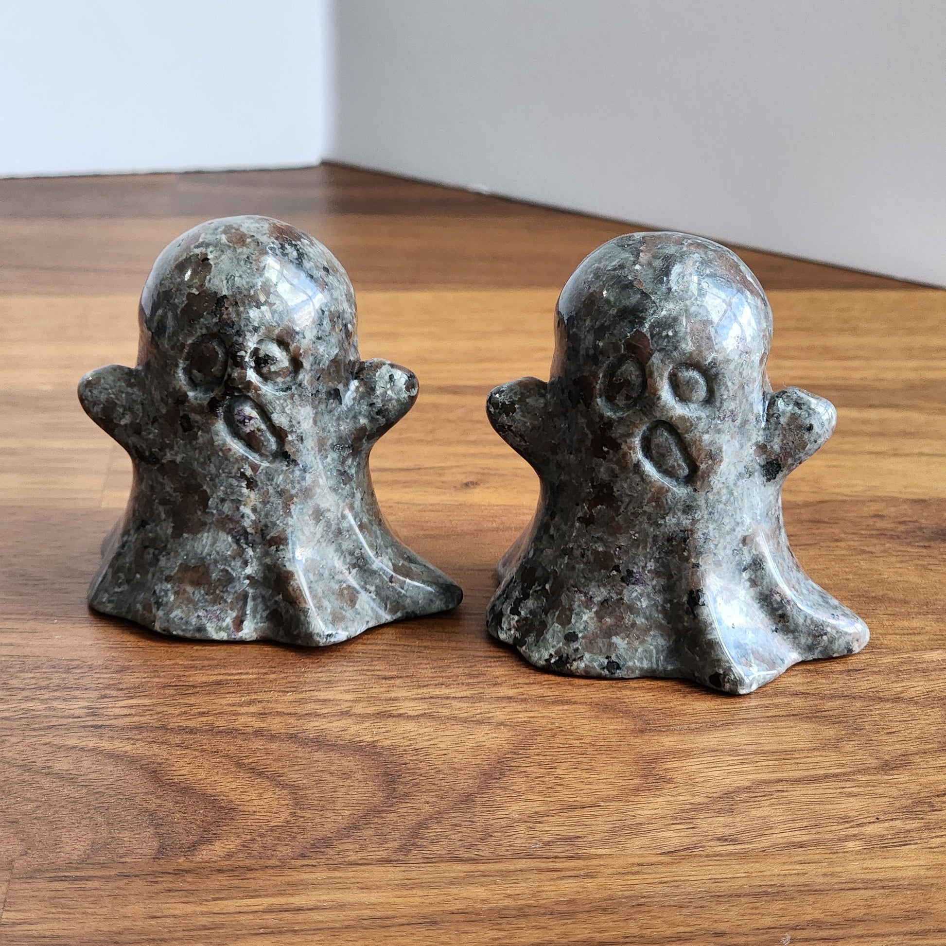 Big Yooperlite Ghost Carving, Orange Glow (UV Reactive) Halloween Carving, Black Light Crystal for Spooky Season