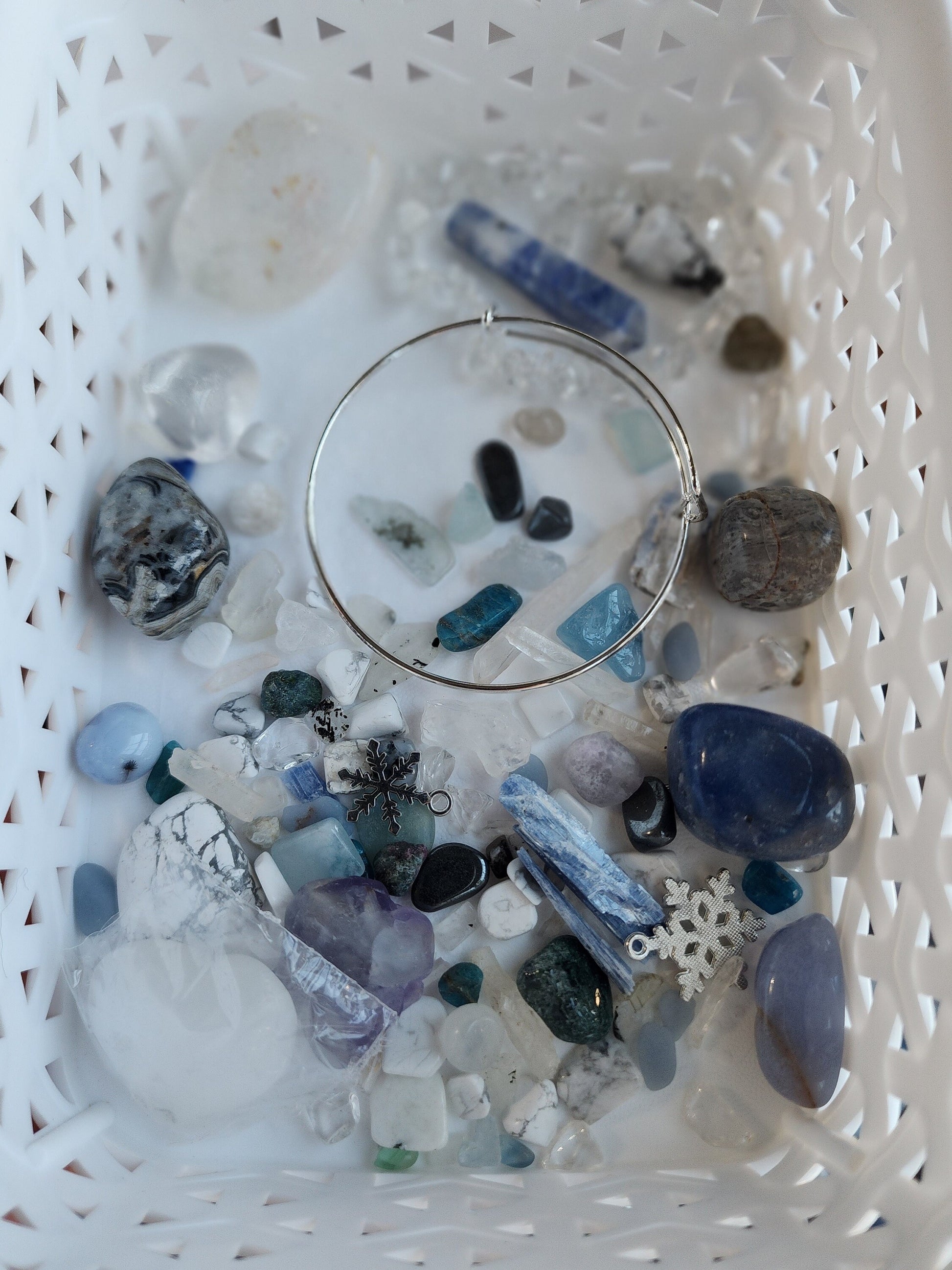 Silver | Winter Solstice Crystal Confetti | Premium Mix of Bracelets, Worry Stones, Tumbles, Chips | White, Blue & Icicles | Light Theme