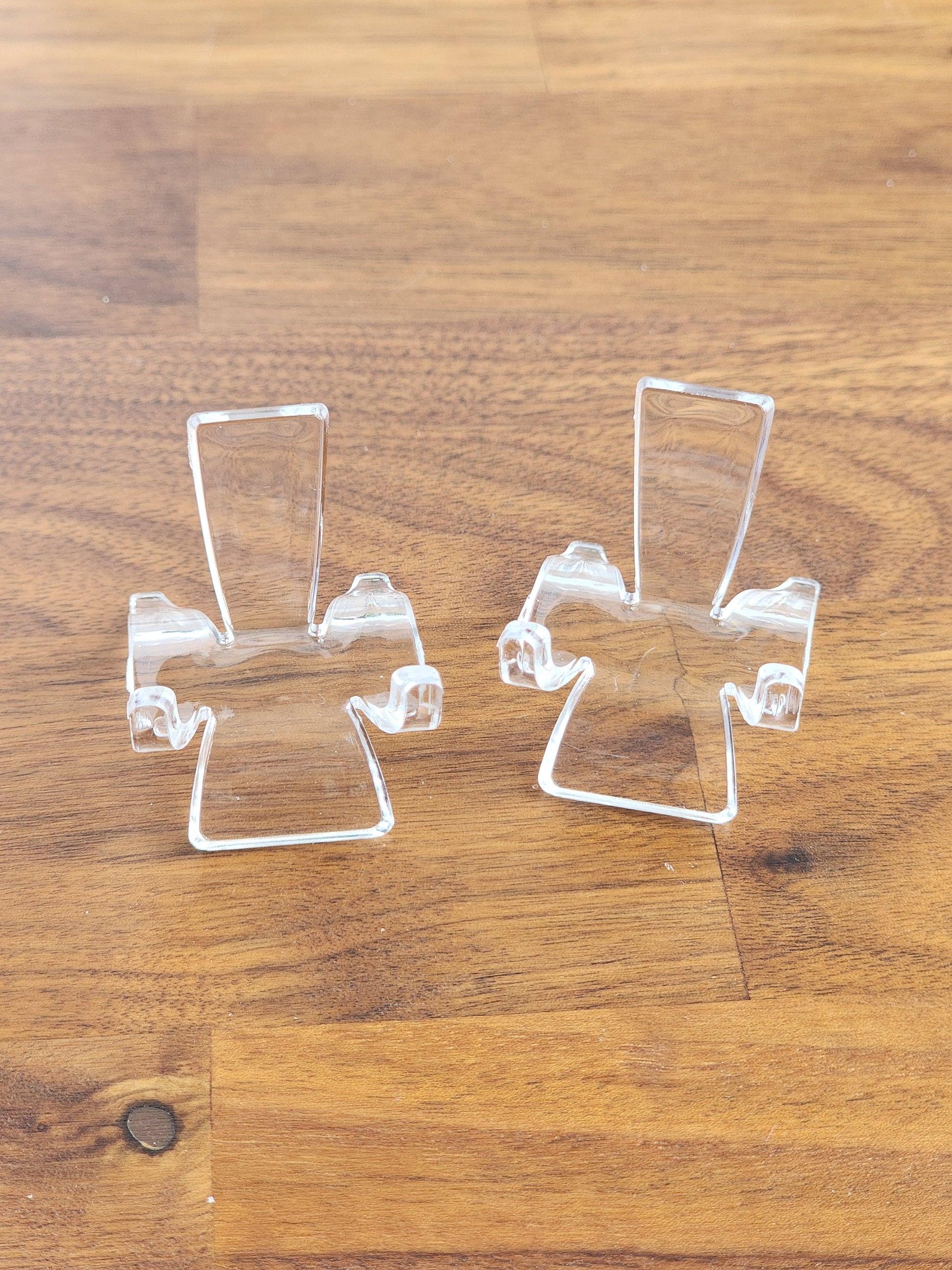 Acrylic Stands | Display Stands for Slabs, Hearts, Stars, Butterflies, and Specimens