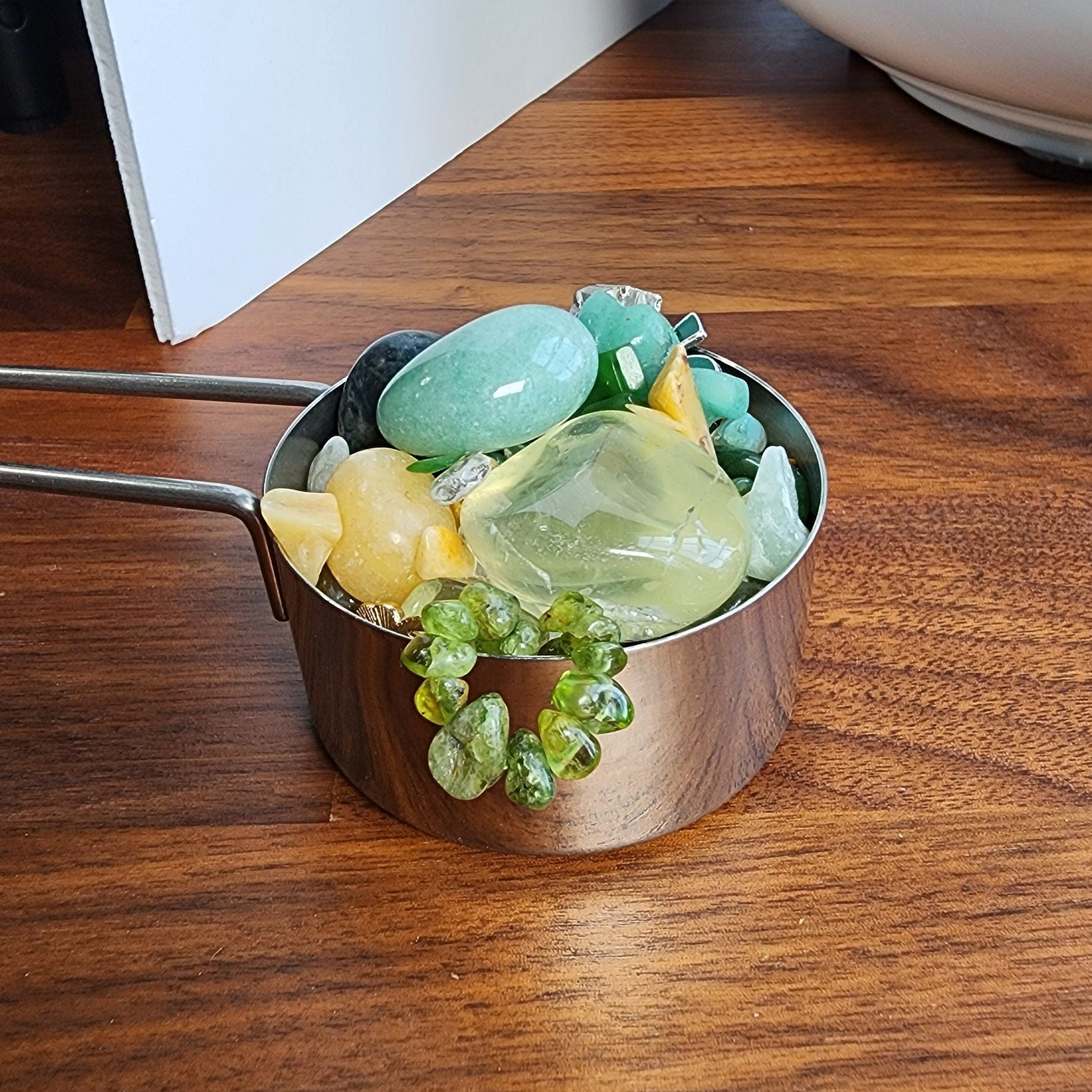 St Patrick's Day Crystal Confetti: Green Shamrocks, Health Wealth Mix
