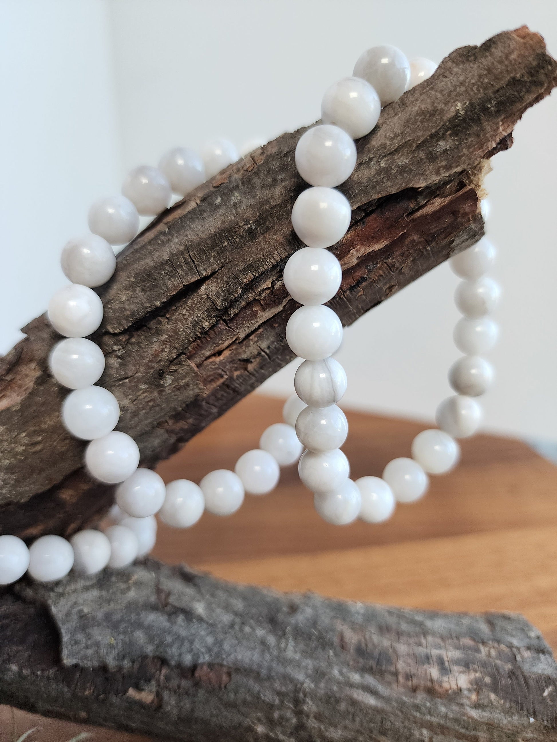 White Crazy Lace | 8MM Crystal Bracelet | Gray & White Banded Agate | Classy and Sublte Jewelry for everyday outfits | Minimal Style