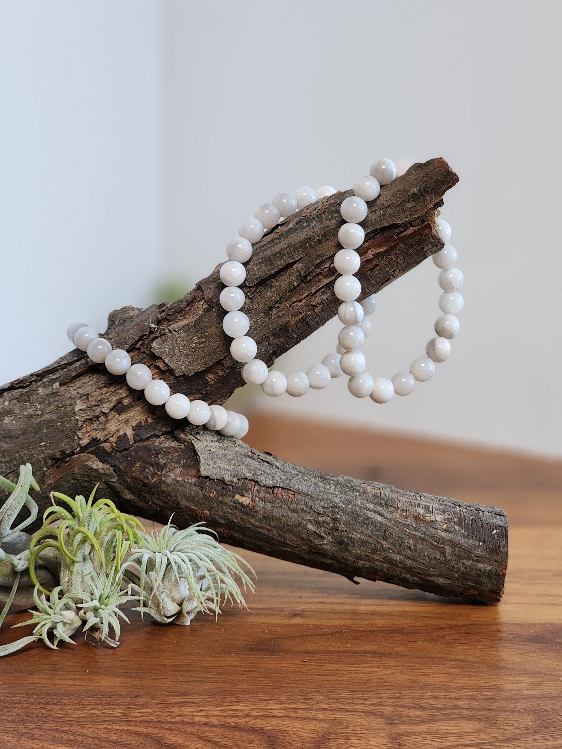 White Crazy Lace | 8MM Crystal Bracelet | Gray & White Banded Agate | Classy and Sublte Jewelry for everyday outfits | Minimal Style