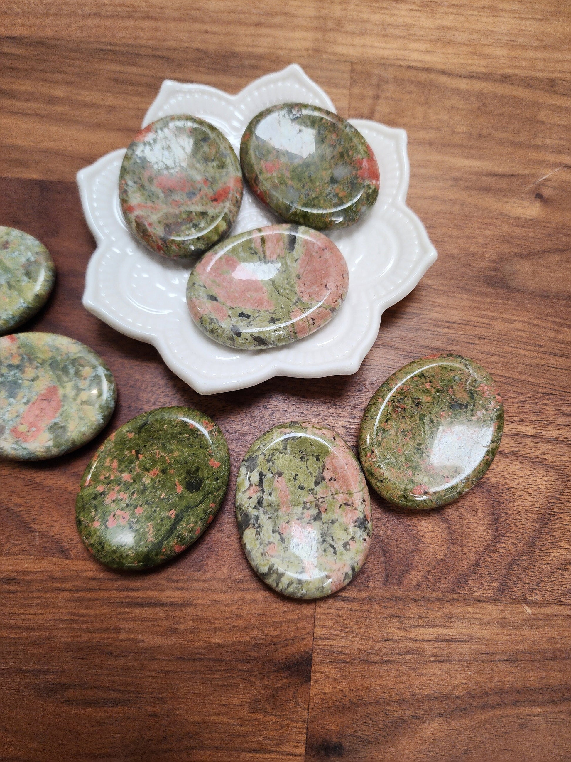 Unakite Worry Stone: Earthy Fidget, Pocket Crystal