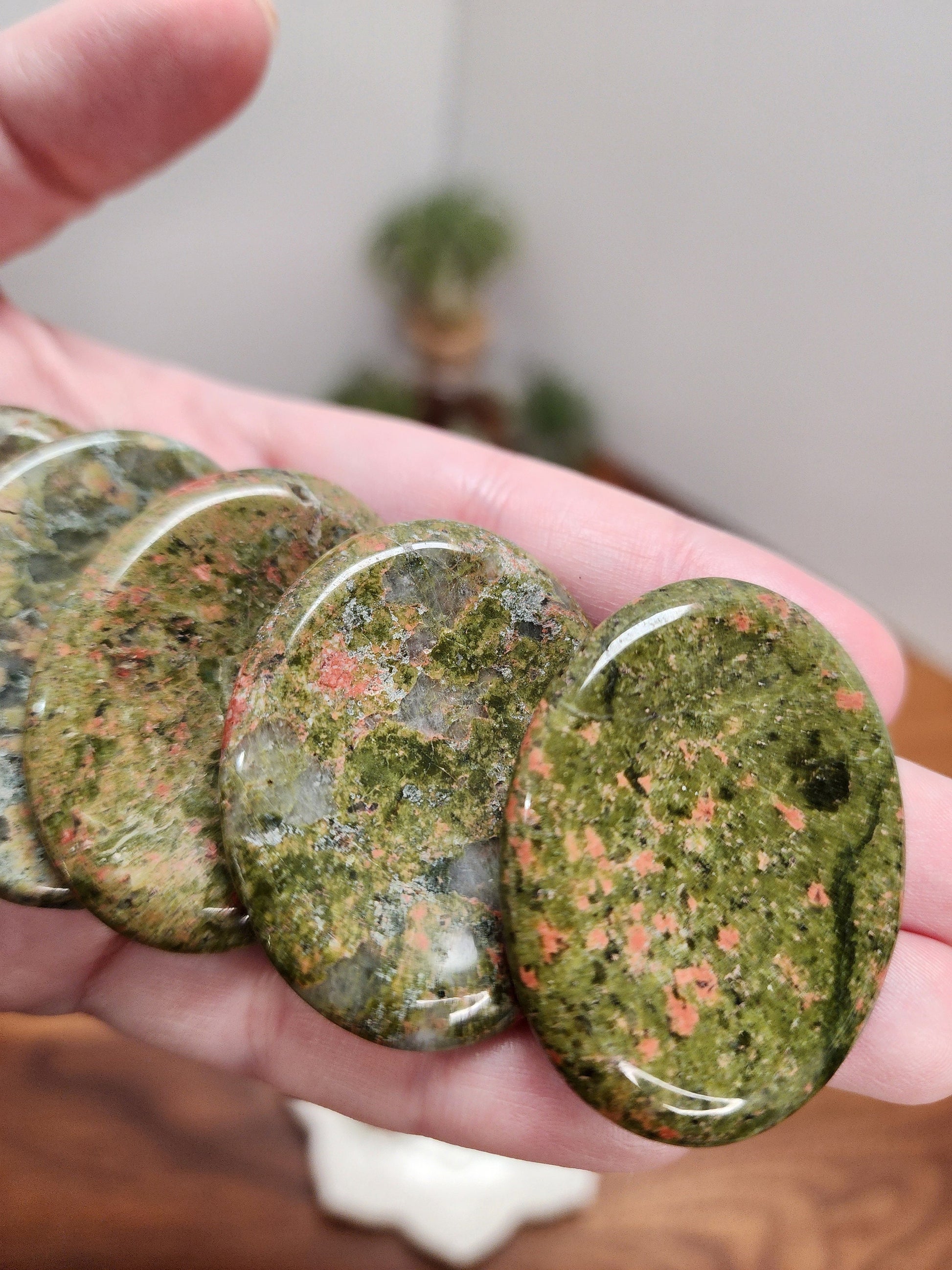 Unakite Worry Stone: Earthy Fidget, Pocket Crystal