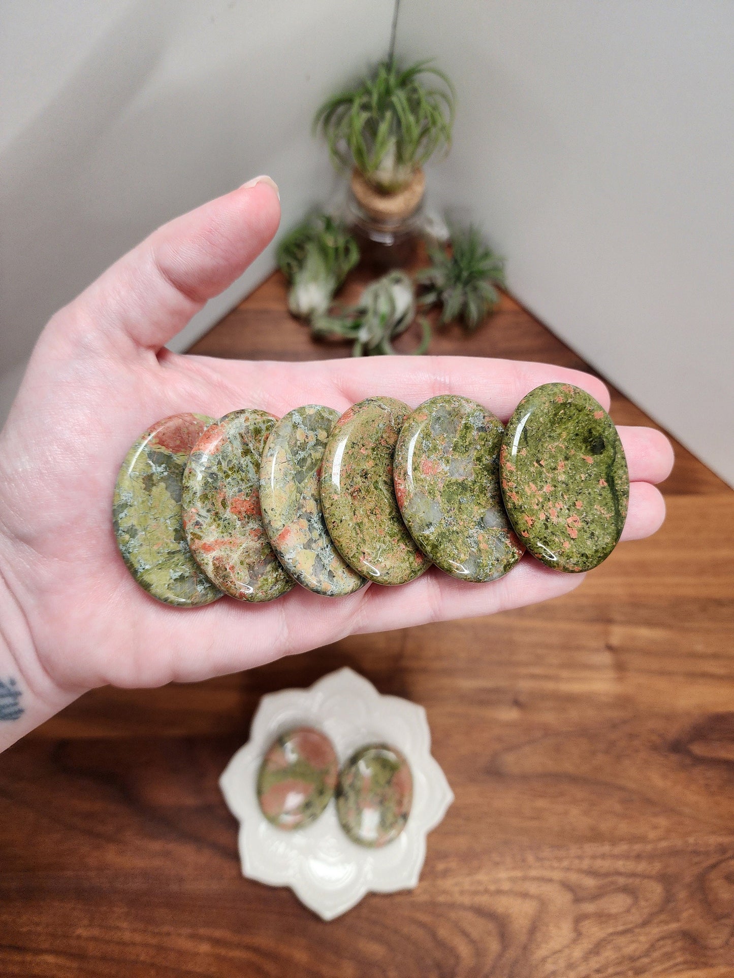 Unakite Worry Stone: Earthy Fidget, Pocket Crystal