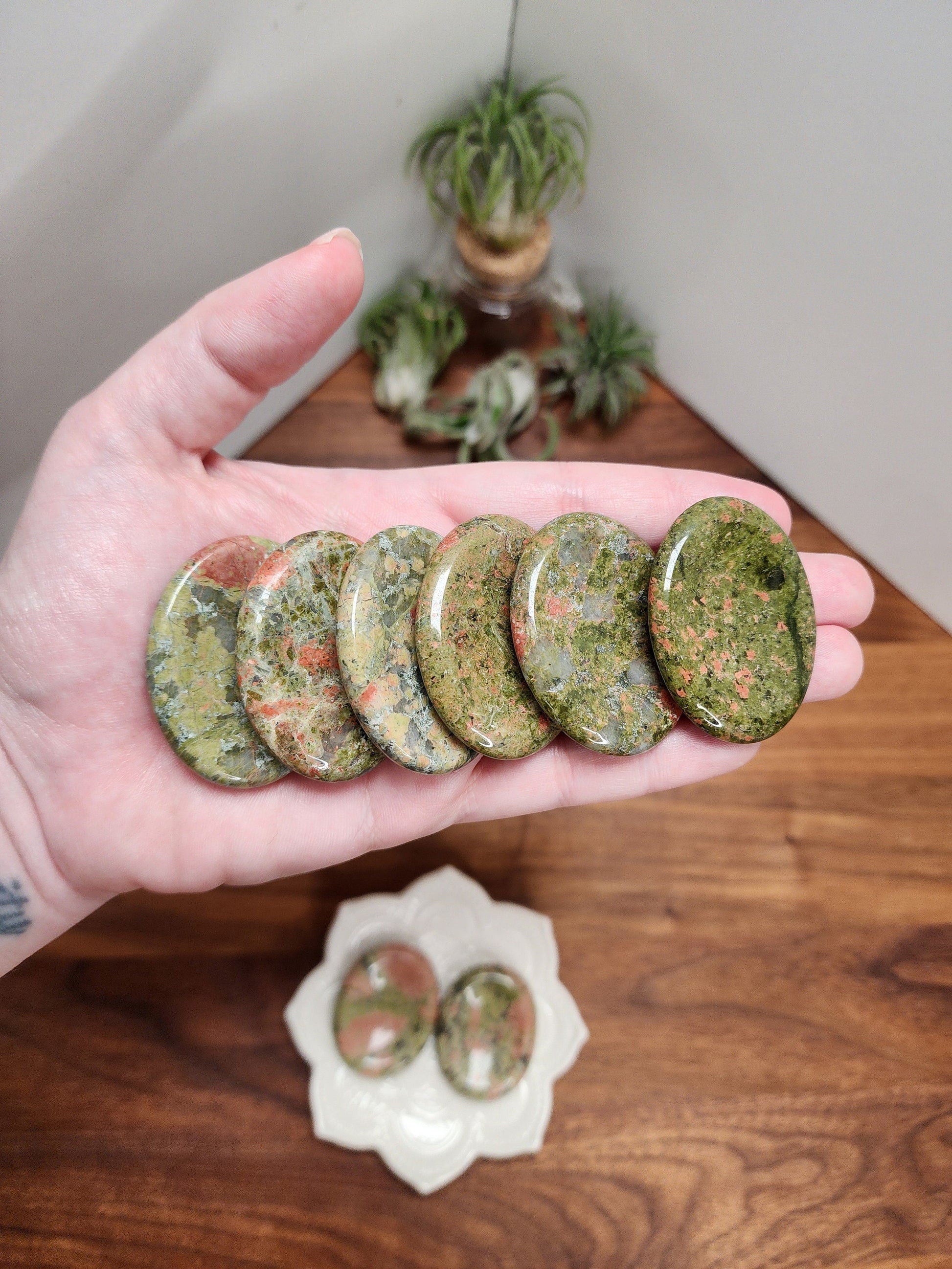 Unakite Worry Stone: Earthy Fidget, Pocket Crystal