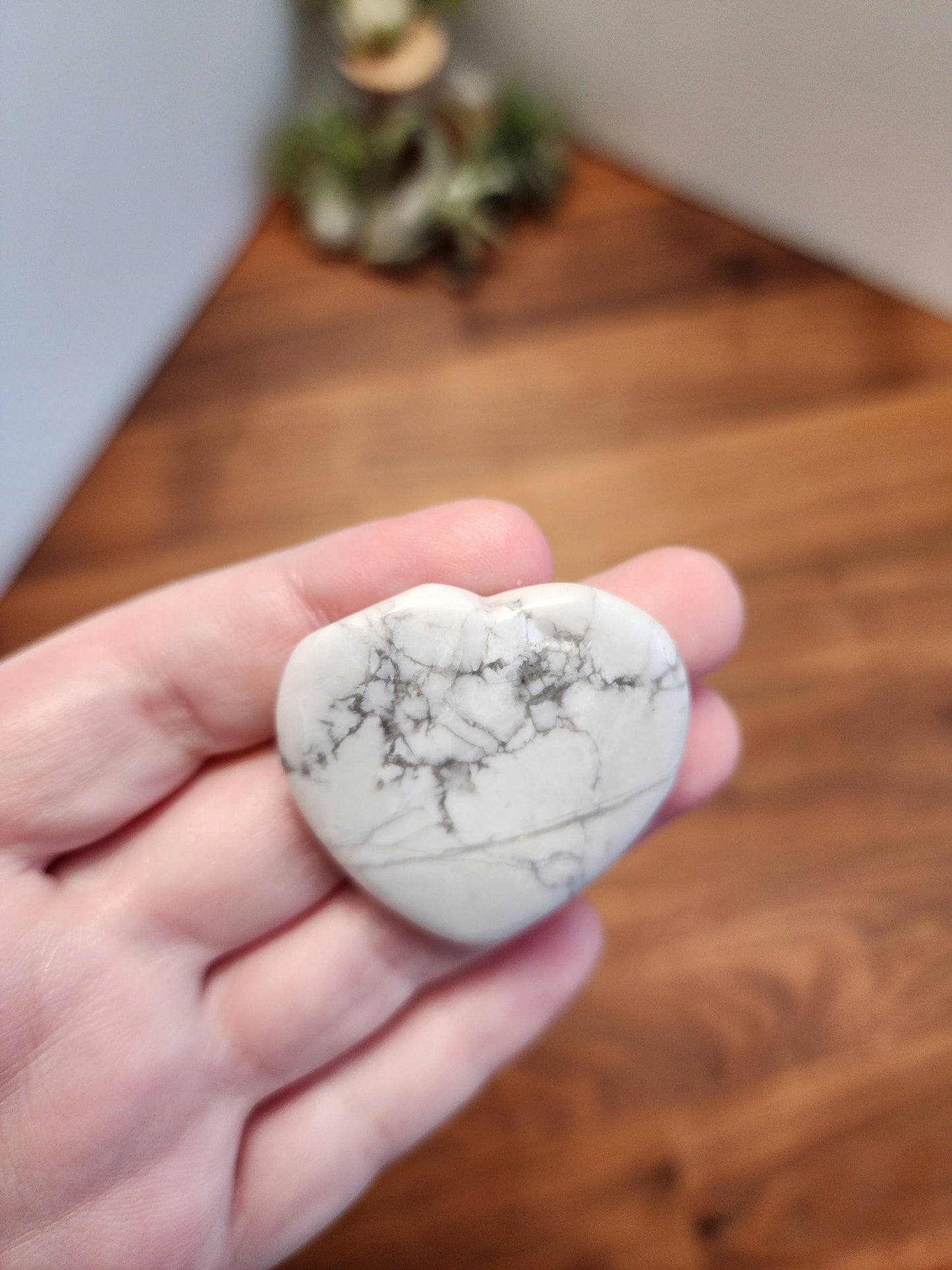 Howlite Heart Worry Stone: White Marbled Pocket Crystal
