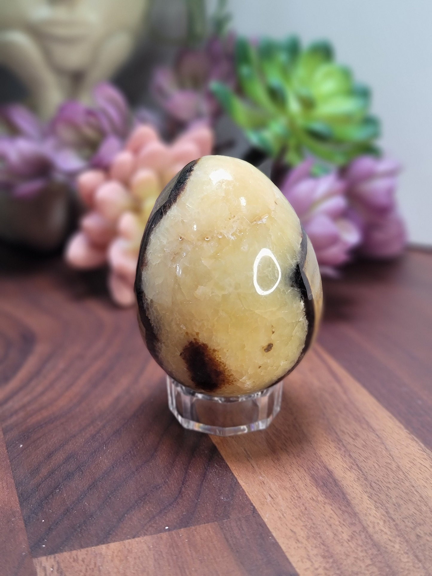 Septarian Egg Crystal Carving: Yellow, Gray & Black Stone (69 MM)