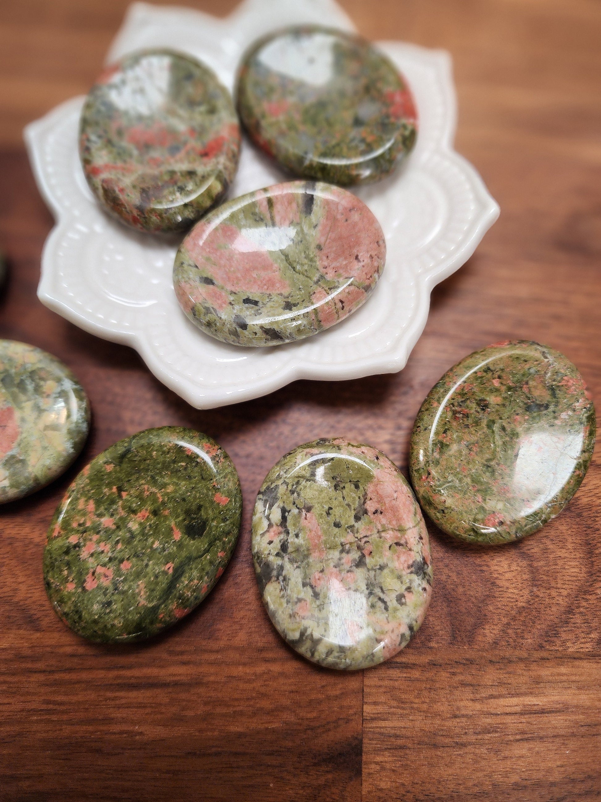 Unakite Worry Stone: Earthy Fidget, Pocket Crystal