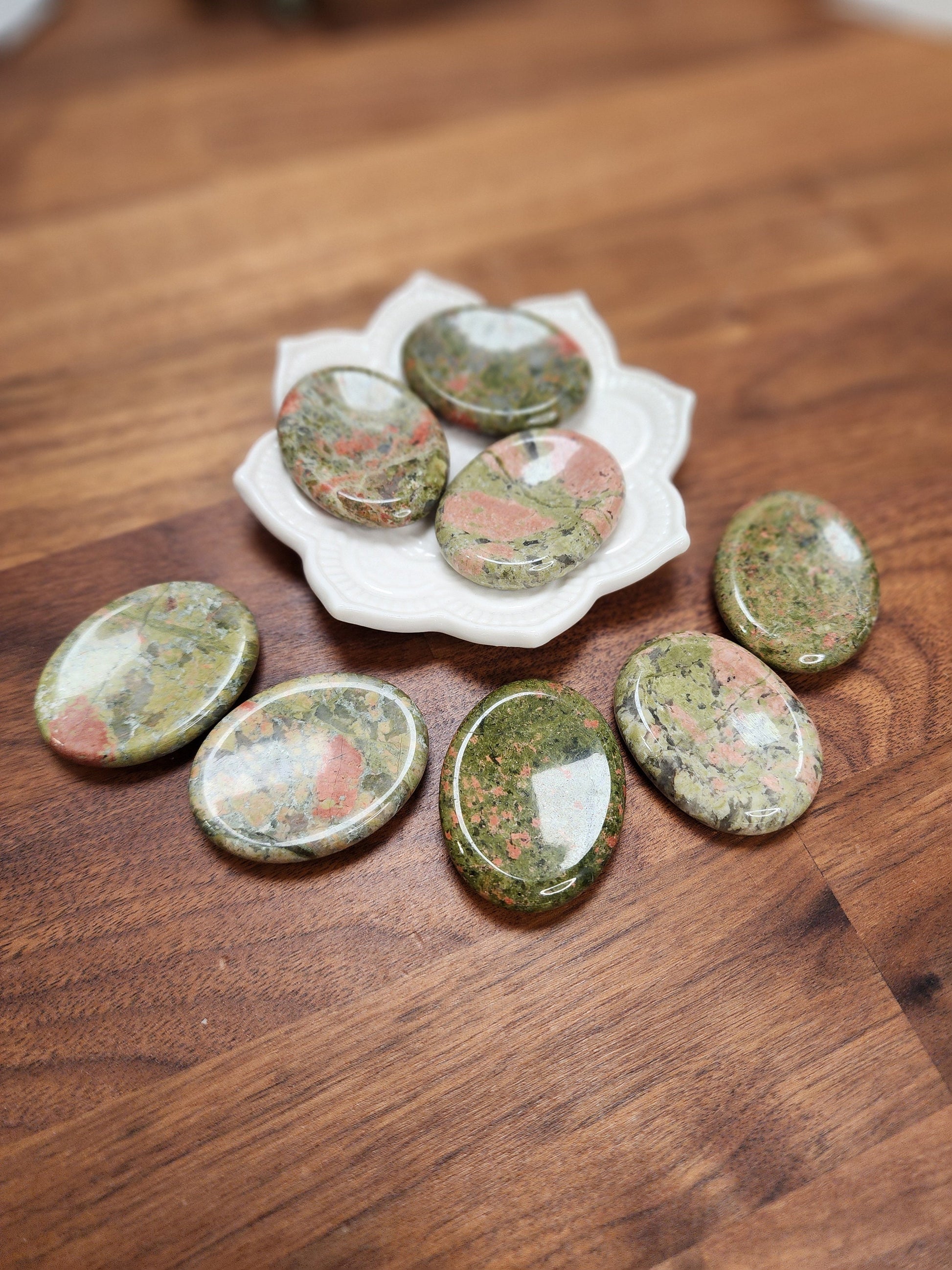 Unakite Worry Stone: Earthy Fidget, Pocket Crystal