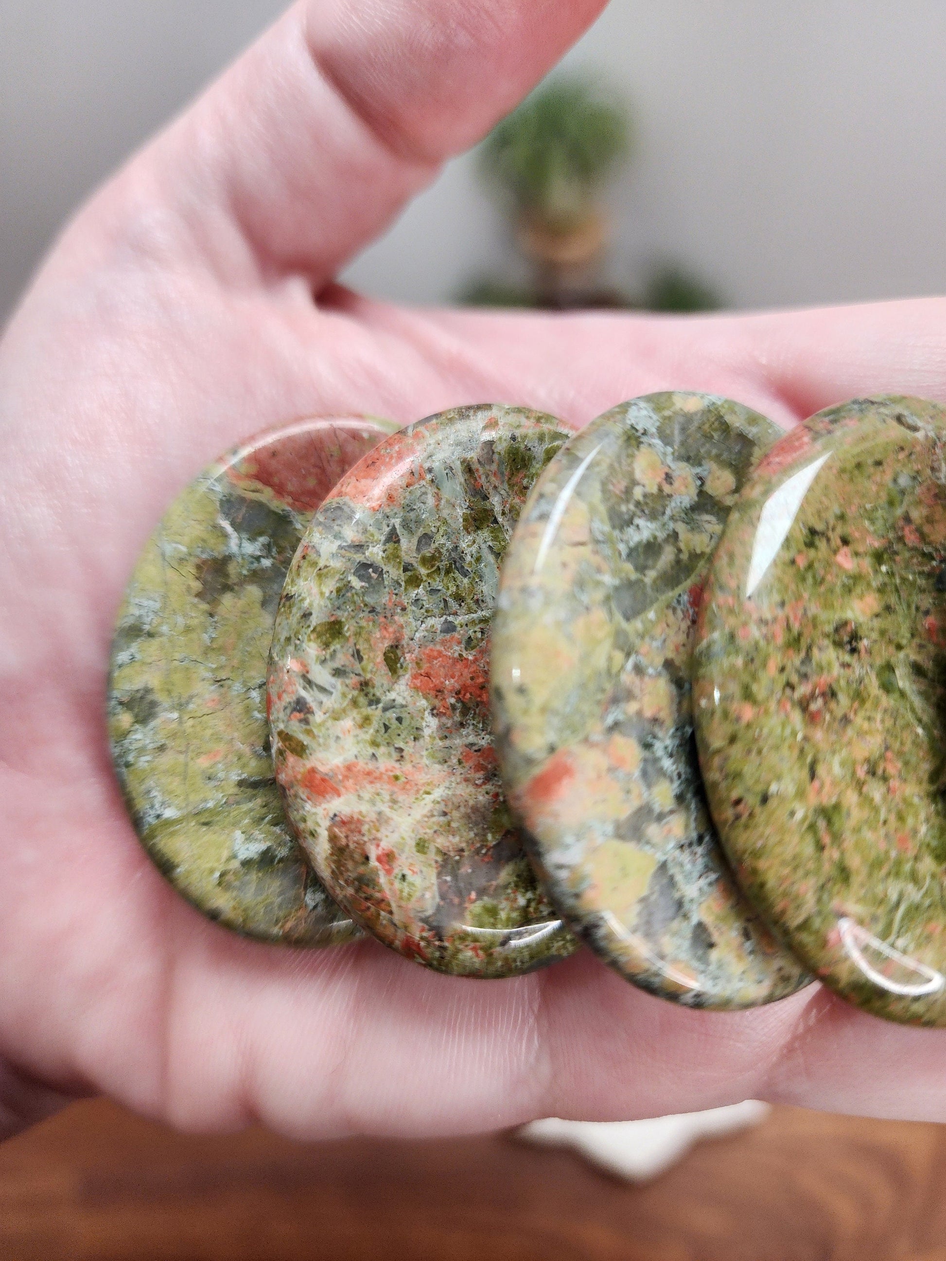 Unakite Worry Stone: Earthy Fidget, Pocket Crystal