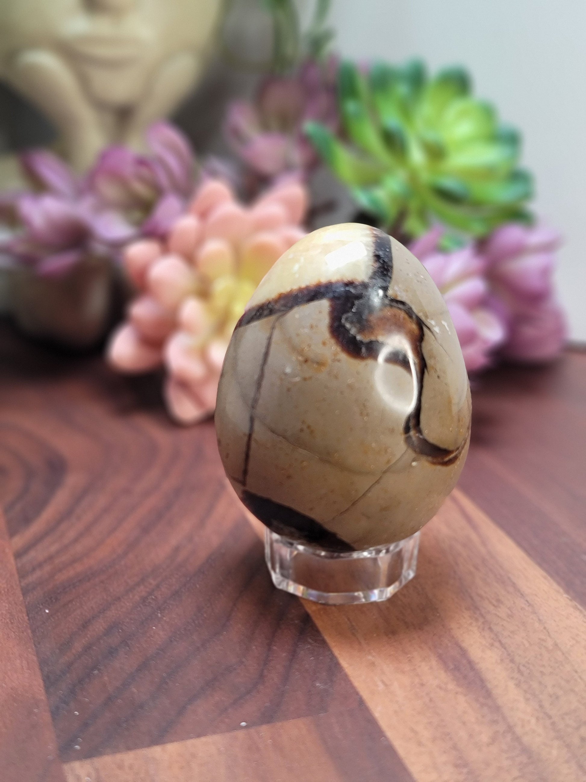 Septarian Egg Crystal Carving: Yellow, Gray & Black Stone (69 MM)