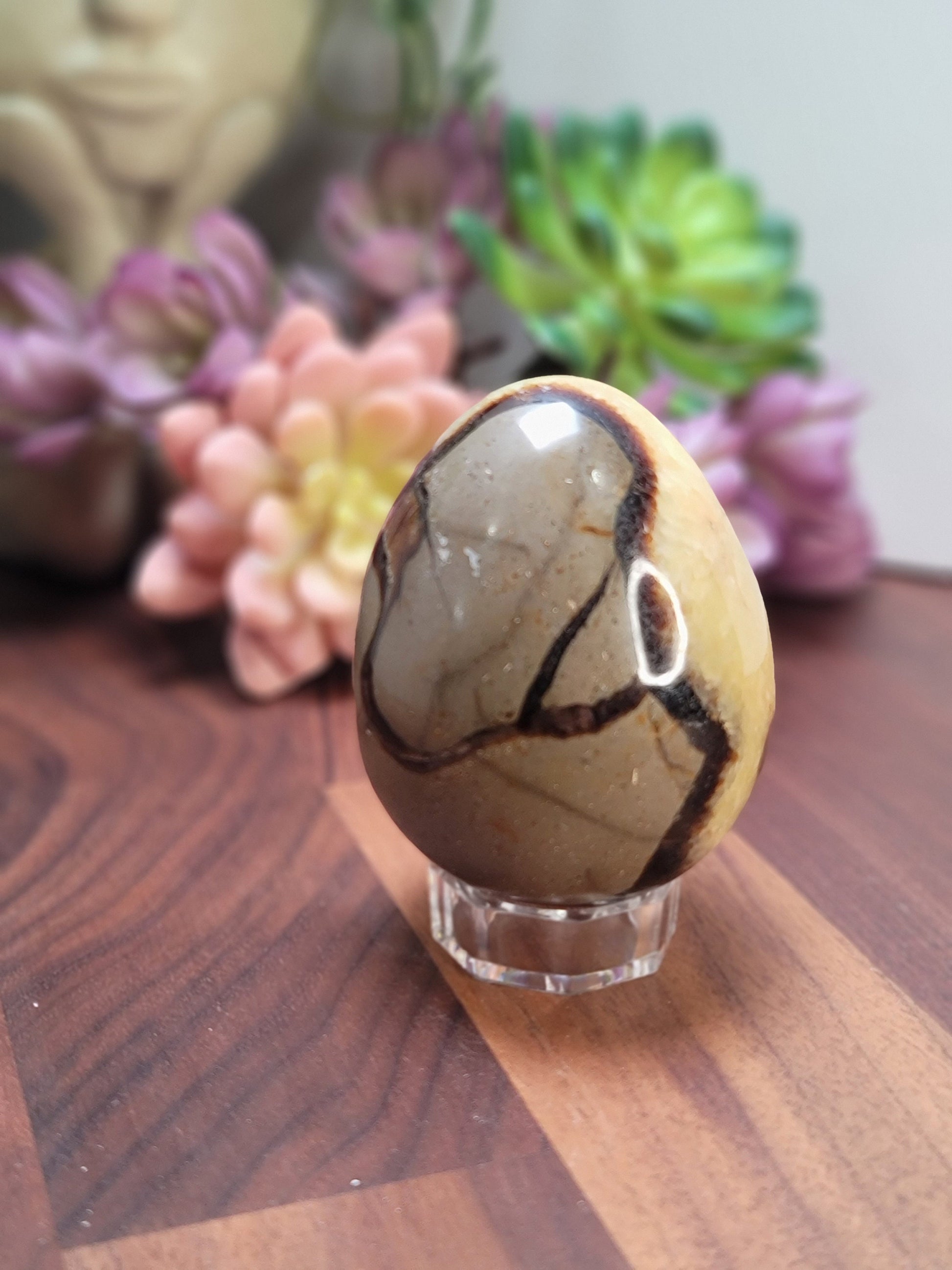 Septarian Egg Crystal Carving: Yellow, Gray & Black Stone (69 MM)
