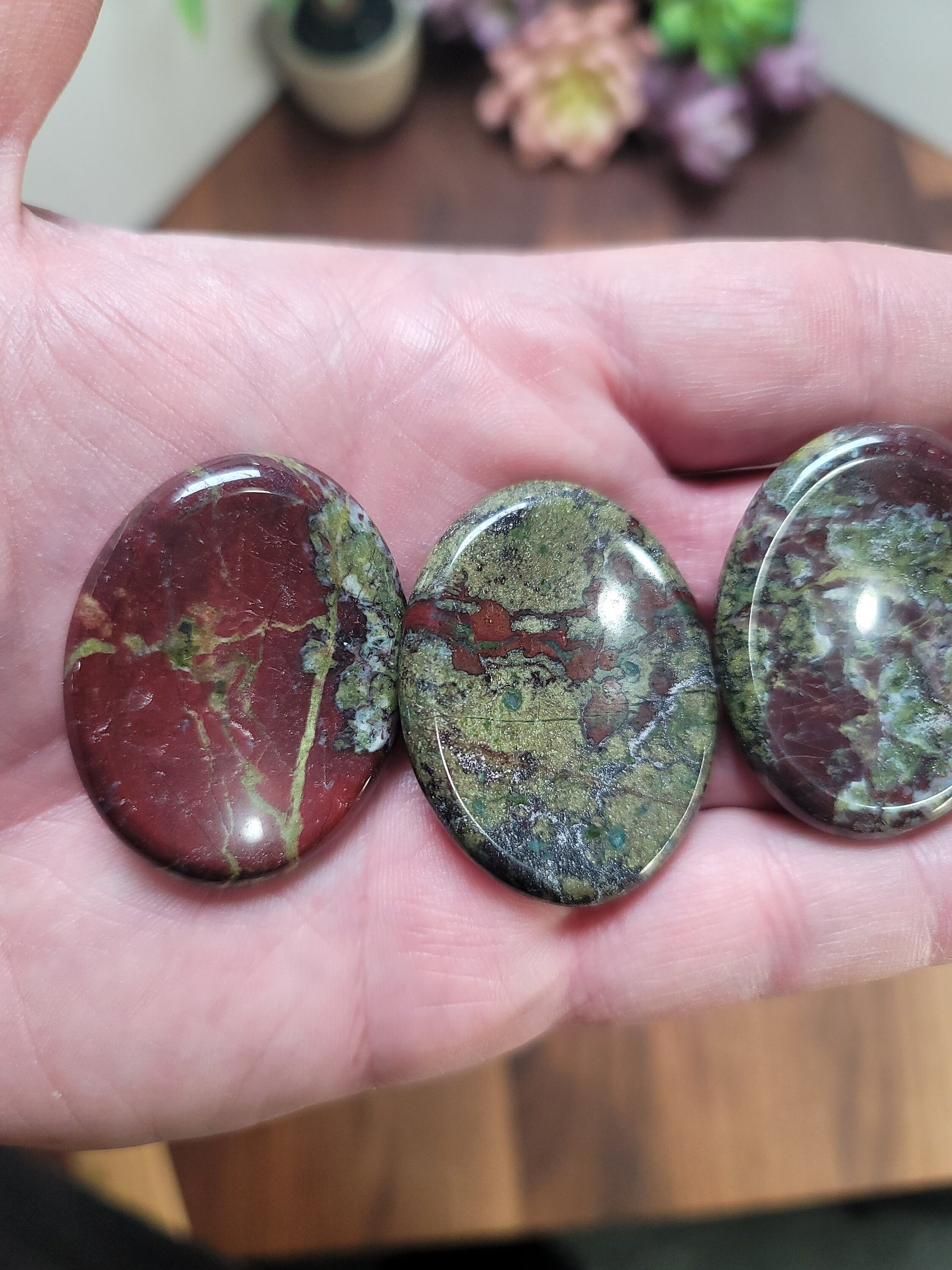 Dragon's Blood Worry Stone: 1.77 Red & Green Crystal Pocket Fidget