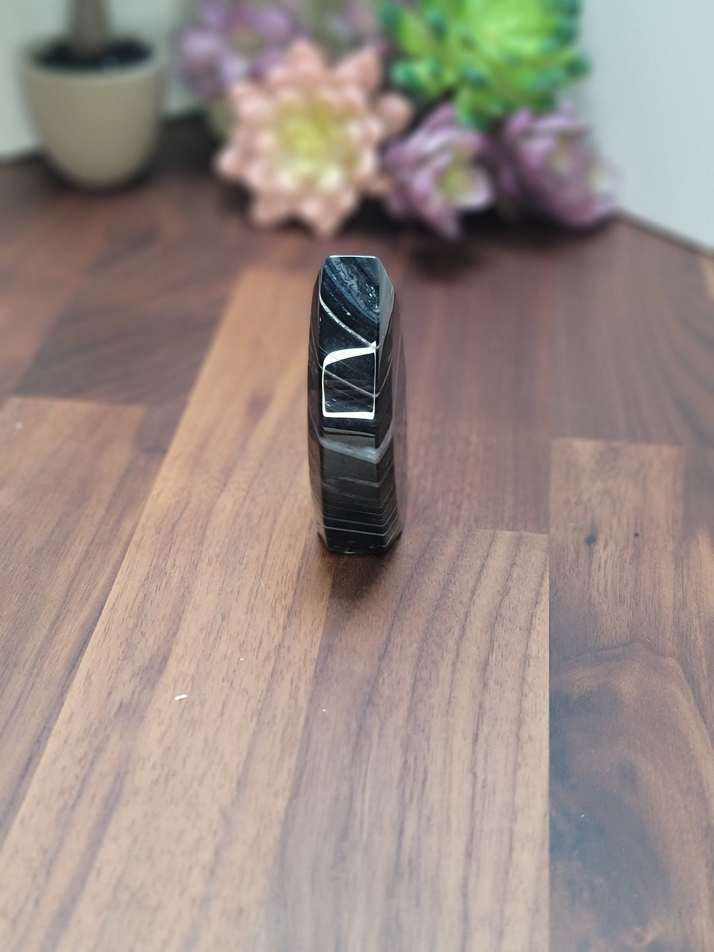 Banded Onyx Free Form: Black and White Storm Crystal (3")