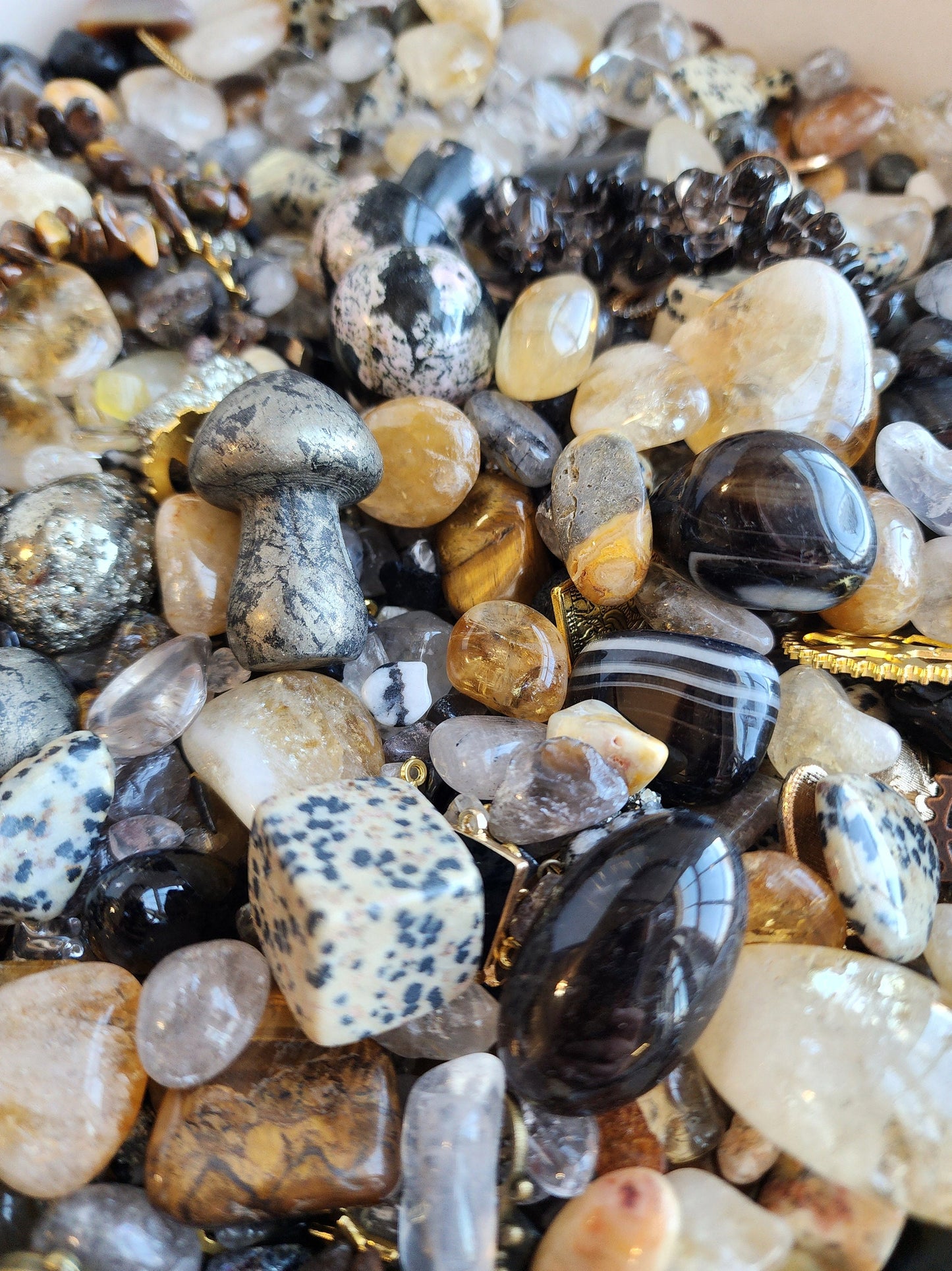 Crystal Confetti Scoop: Gold, Citrine, Obsidian, Quartz Mix