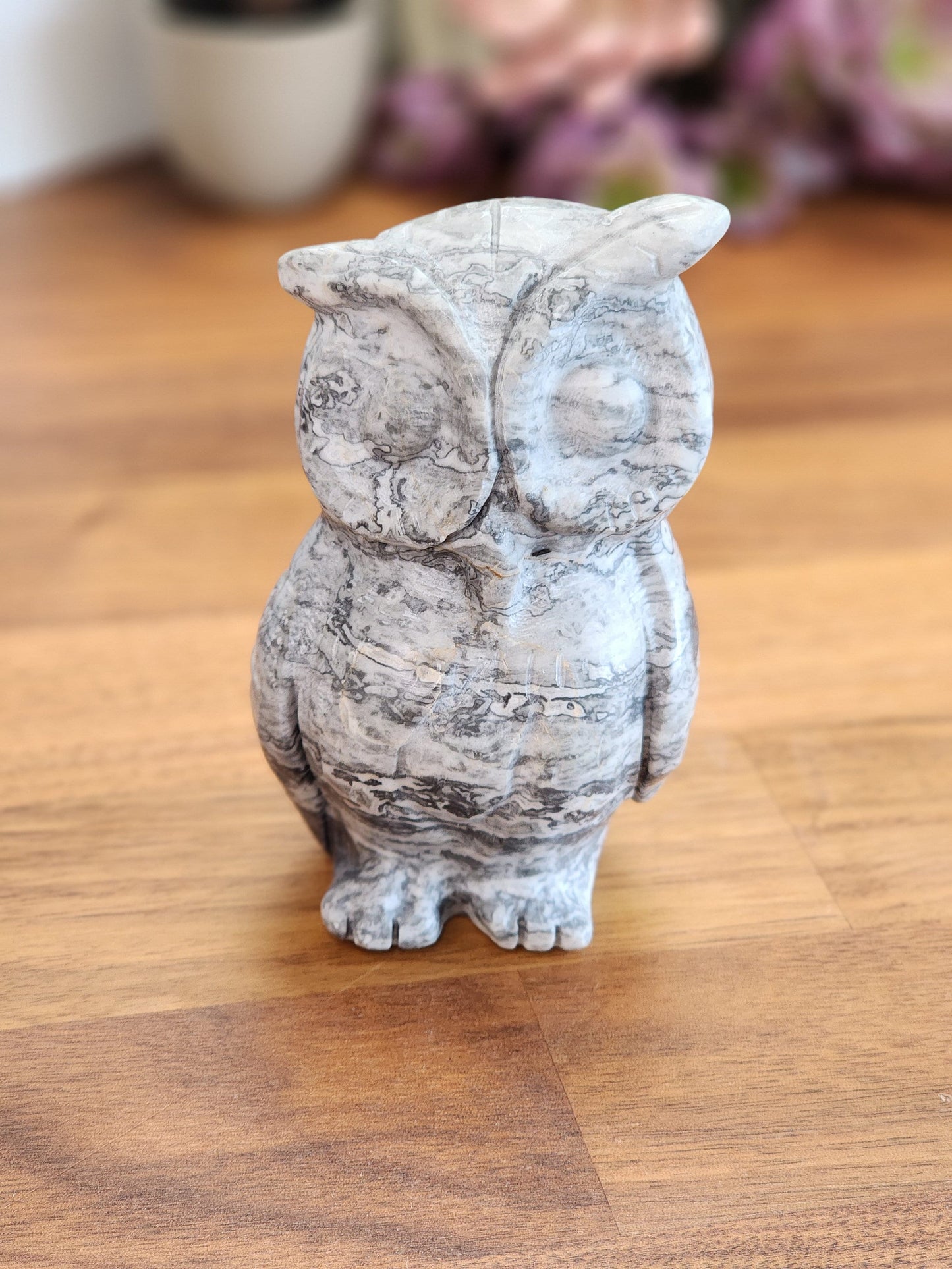 Picasso Jasper Owl Carving: Black & White Crystal Decor