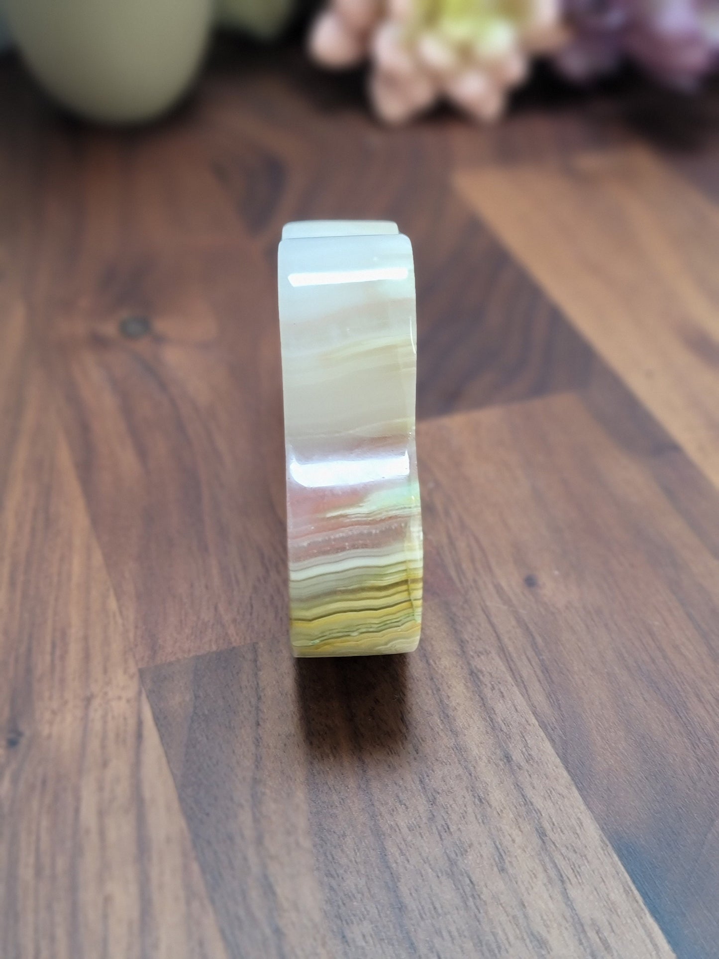 Green Calcite Cloud Carving: Natural Crystal Decor (96 X 55 MM)