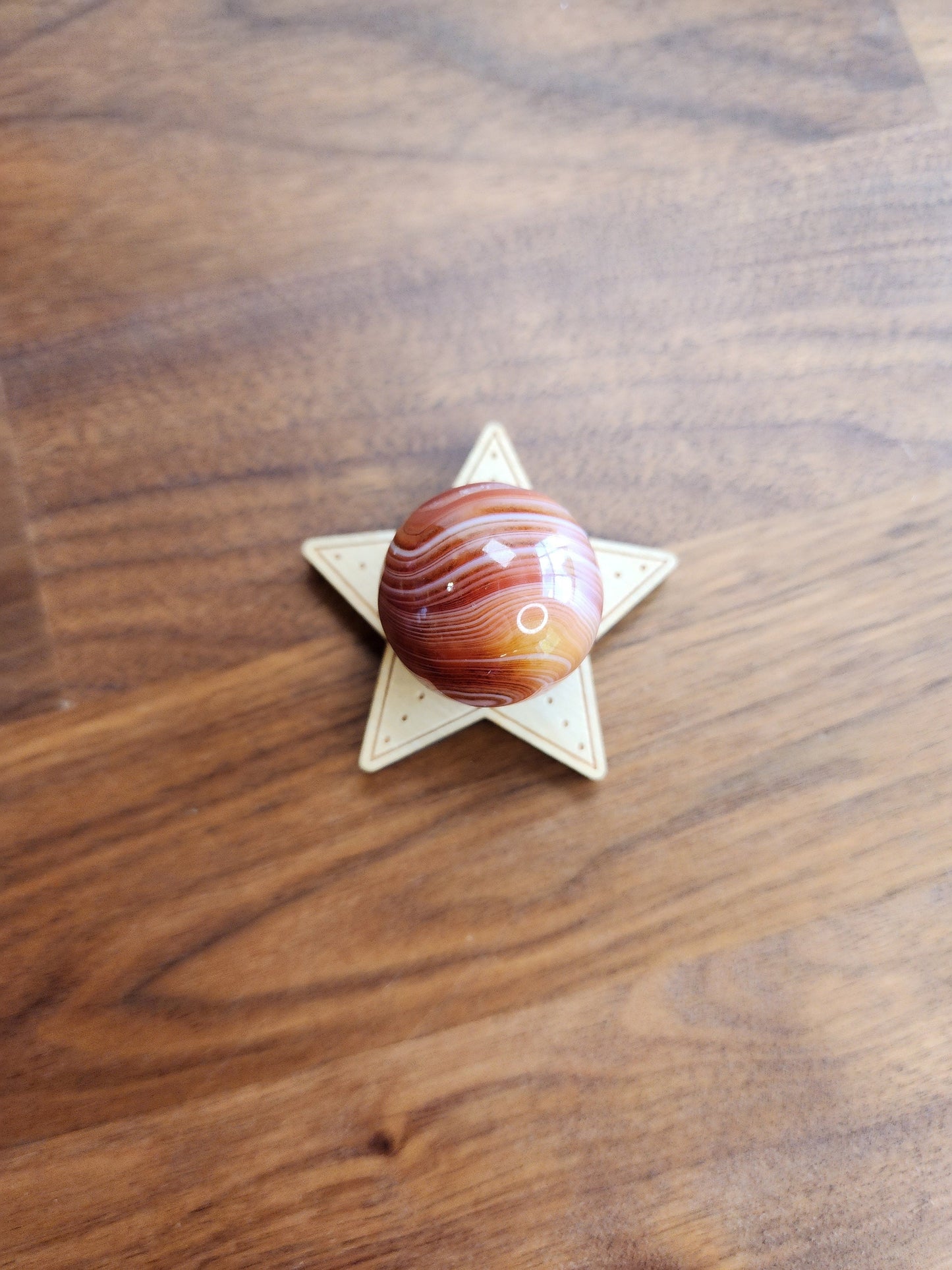 Star Shaped Sphere Stand: Wood Display for Crystals & Baseballs
