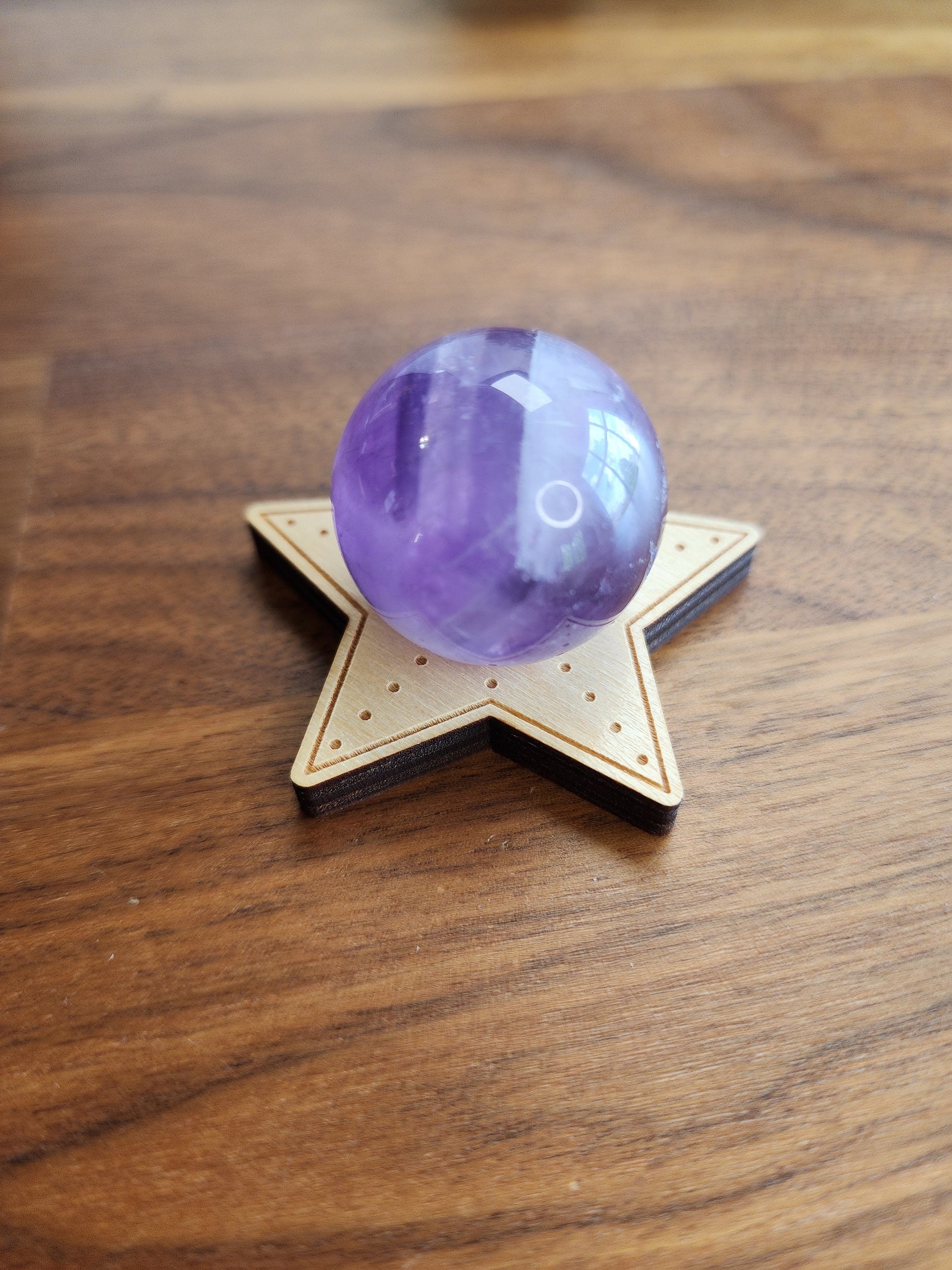 Star Shaped Sphere Stand: Wood Display for Crystals & Baseballs