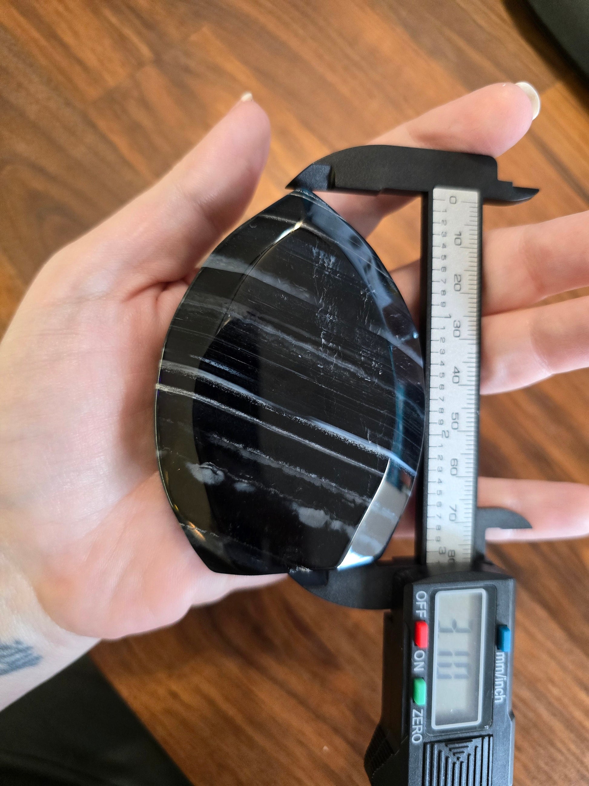 Banded Onyx Free Form: Black and White Storm Crystal (3")