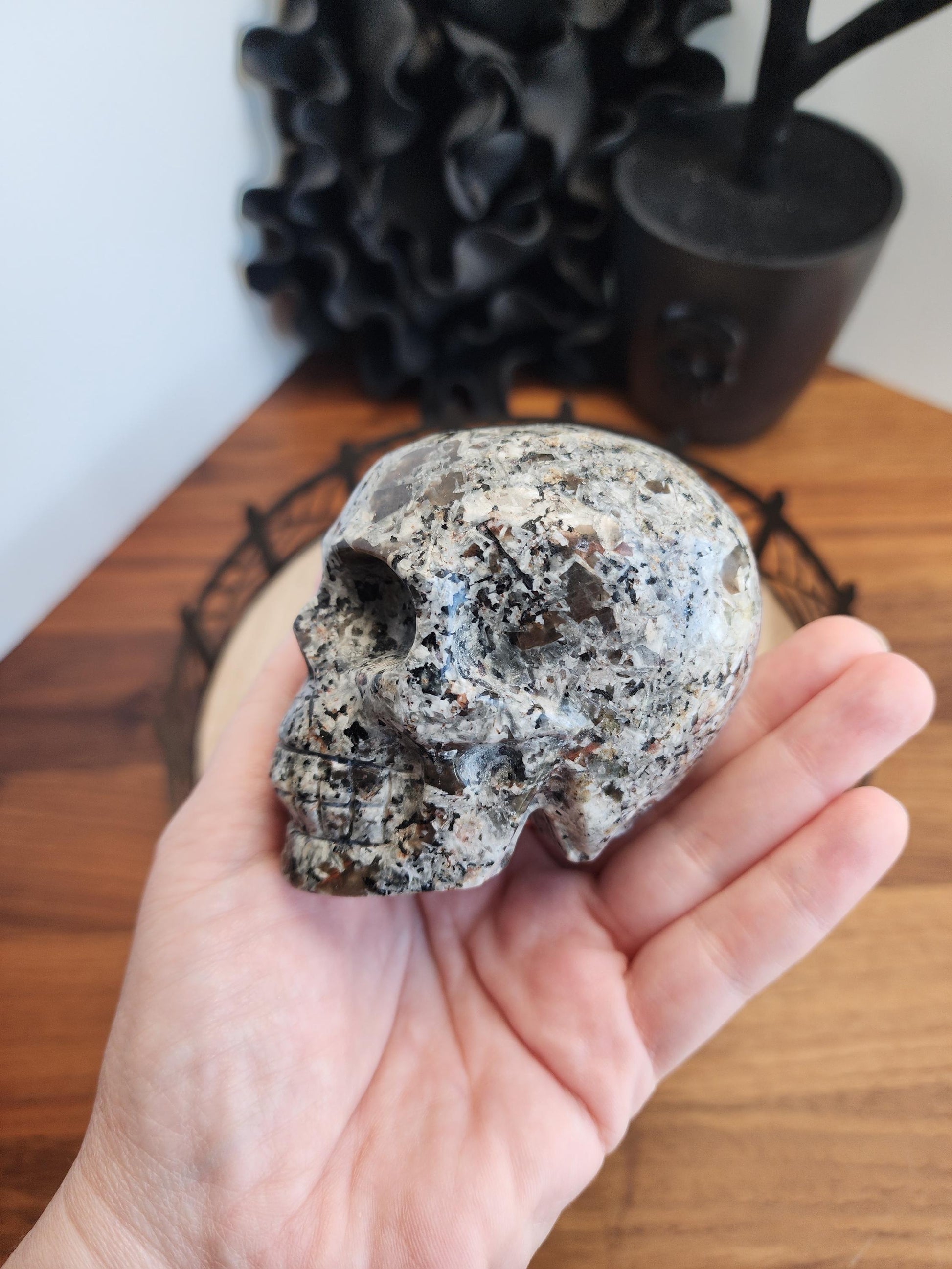 Crystal Yooperlite Skull | 3" Large Spooky Season Carving | Witchy Vibes for Halloween Decor | UV Reactive with Blacklight | Summerween Vibe