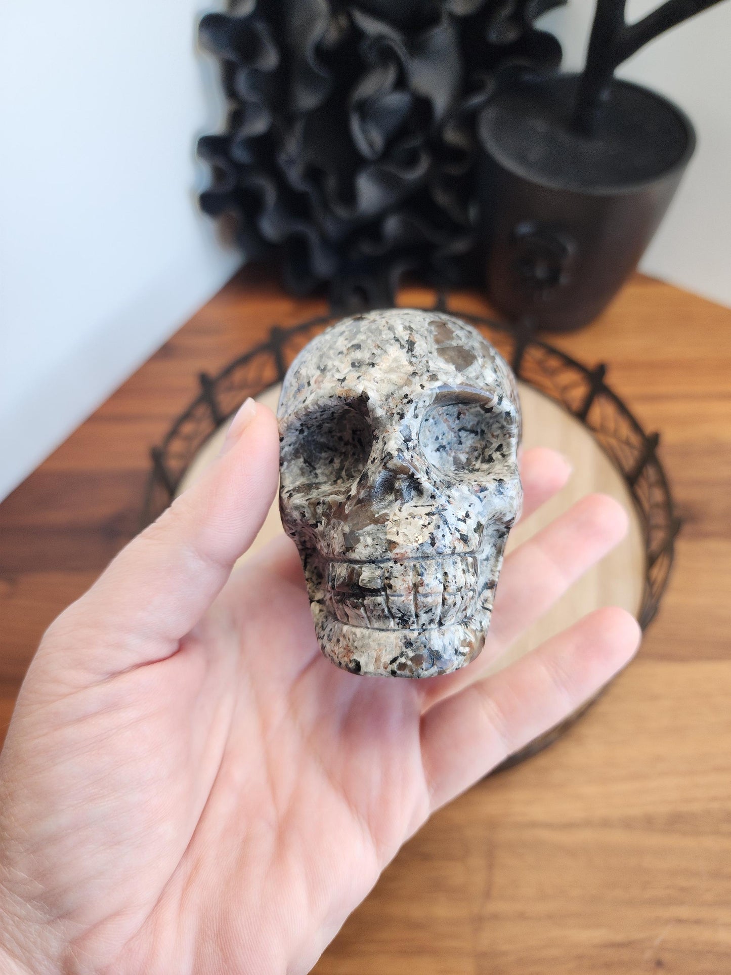 Crystal Yooperlite Skull | 3" Large Spooky Season Carving | Witchy Vibes for Halloween Decor | UV Reactive with Blacklight | Summerween Vibe