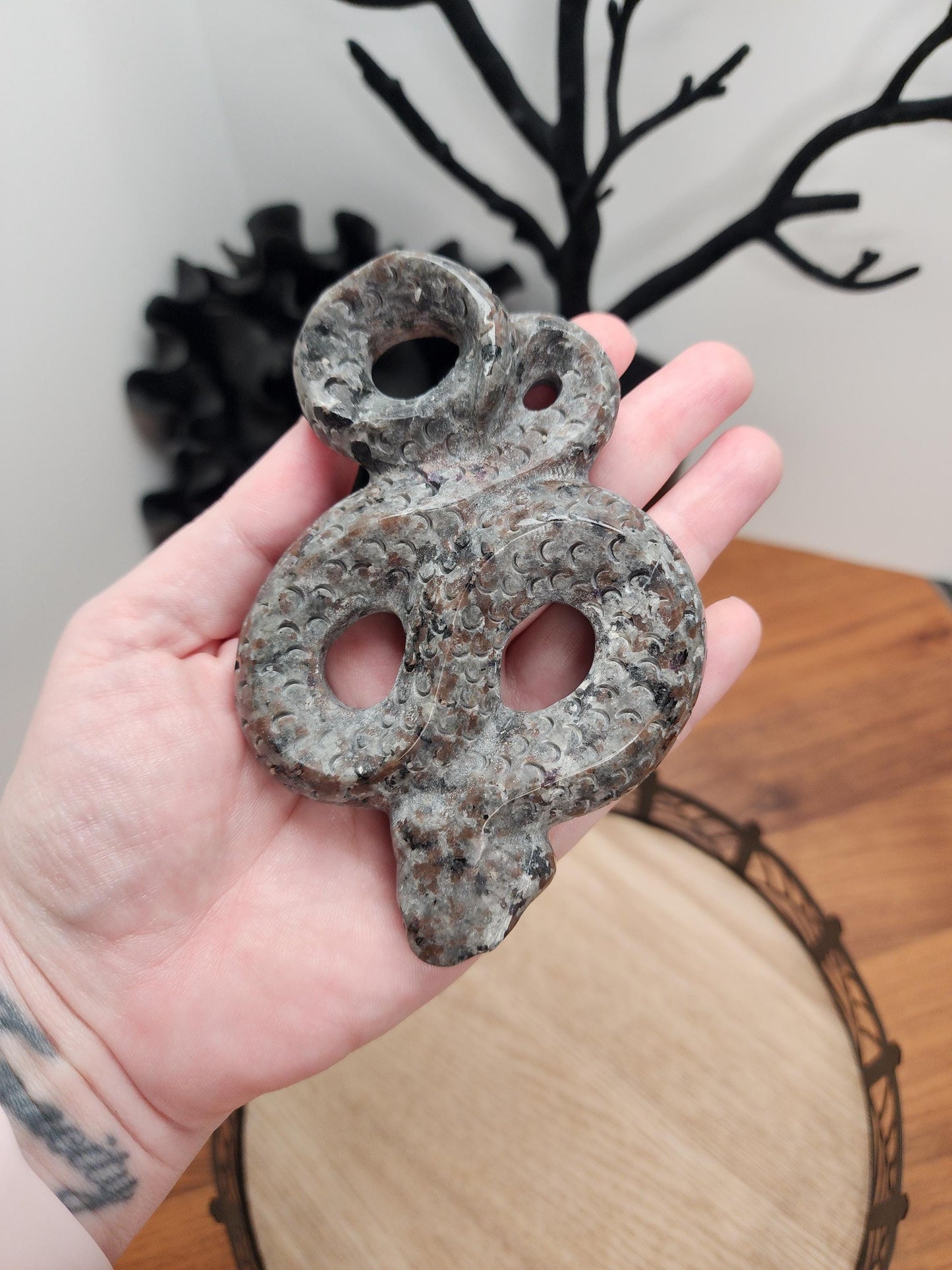 UV Reactive Yooperlite Snake | 3D Crystal Serpent glows orange in blacklight | Gothic Home Decor for Spooky Season or cool Office Bookshelf