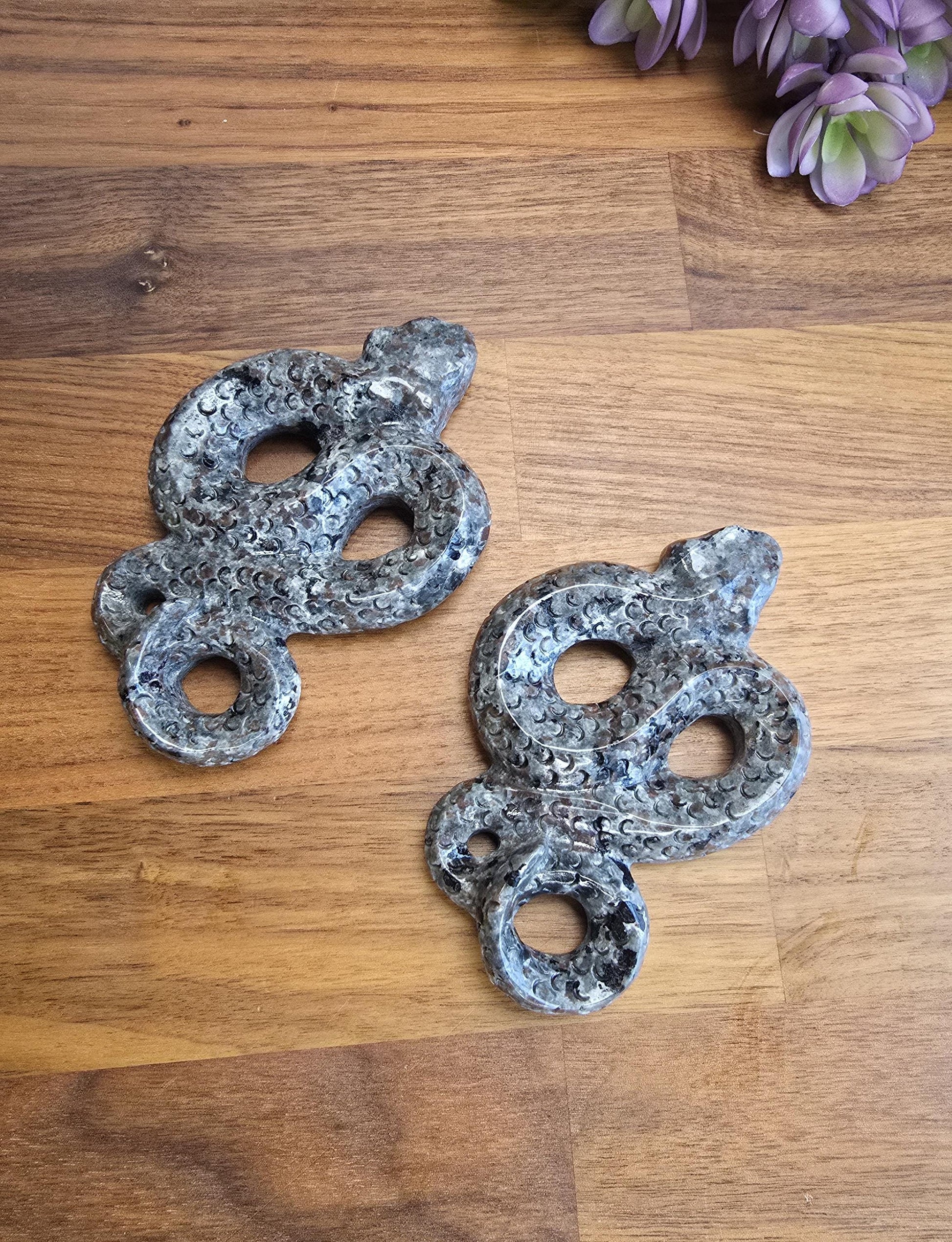 UV Reactive Yooperlite Snake | 3D Crystal Serpent glows orange in blacklight | Gothic Home Decor for Spooky Season or cool Office Bookshelf