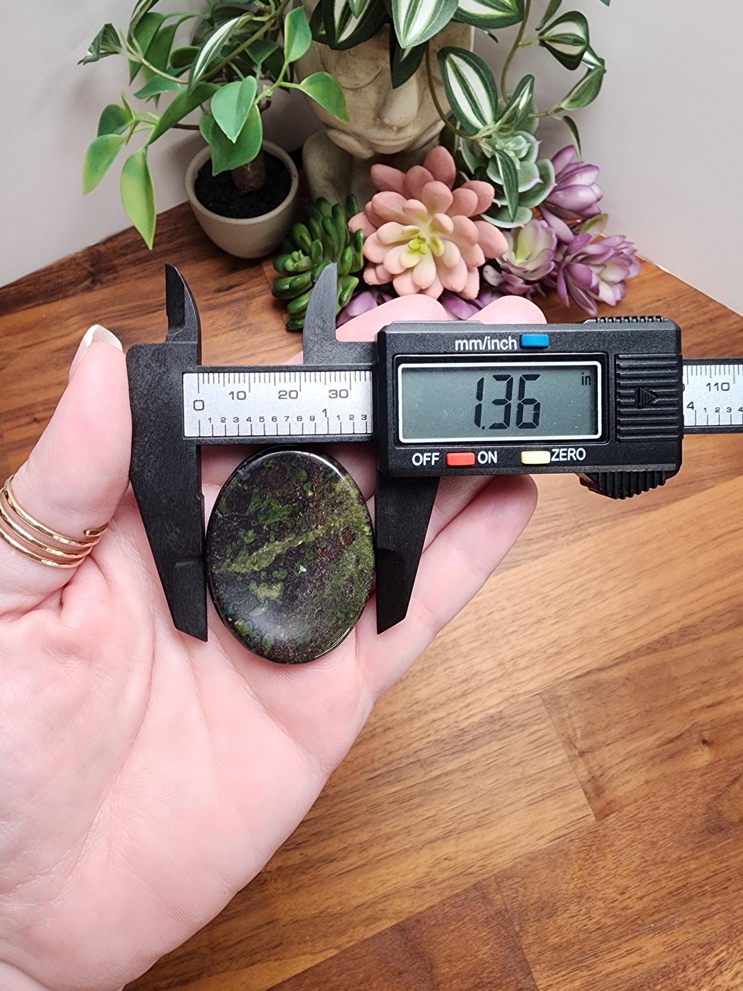 Dragon's Blood Worry Stone: 1.77 Red & Green Crystal Pocket Fidget