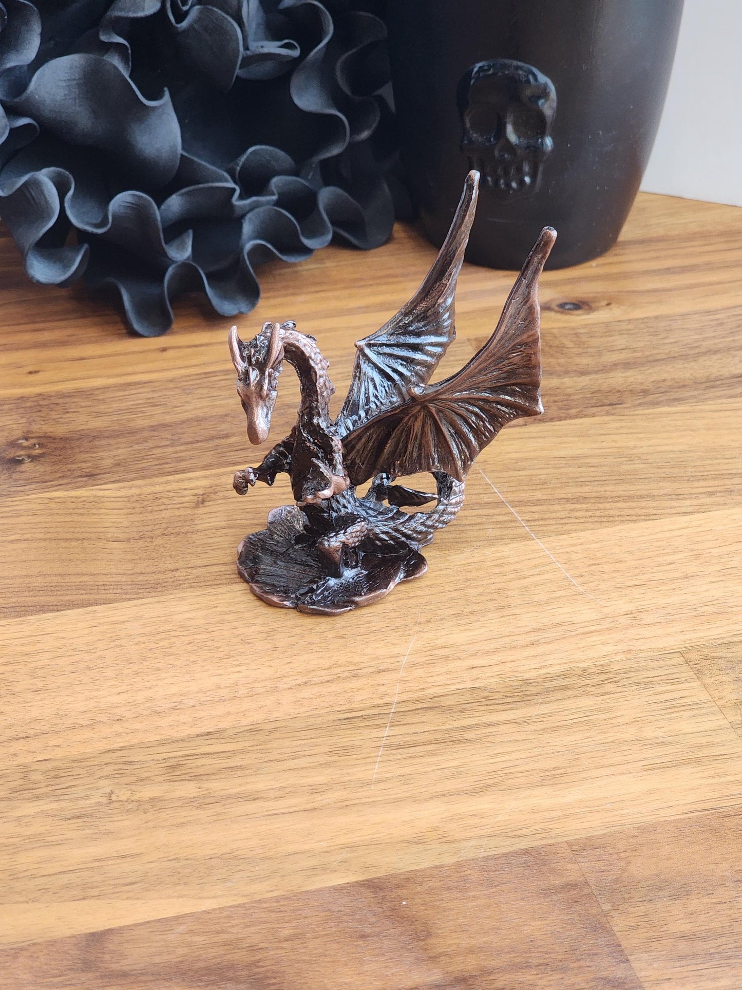 Metal Dragon Sphere Stand: Fantasy Crystal Ball Holder