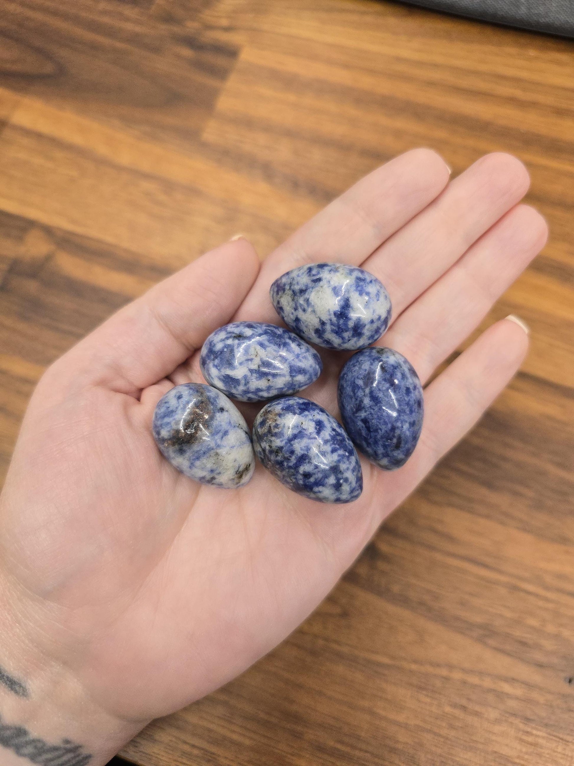 Crystal Easter Eggs: Mini Pastel Stones for Spring Decor