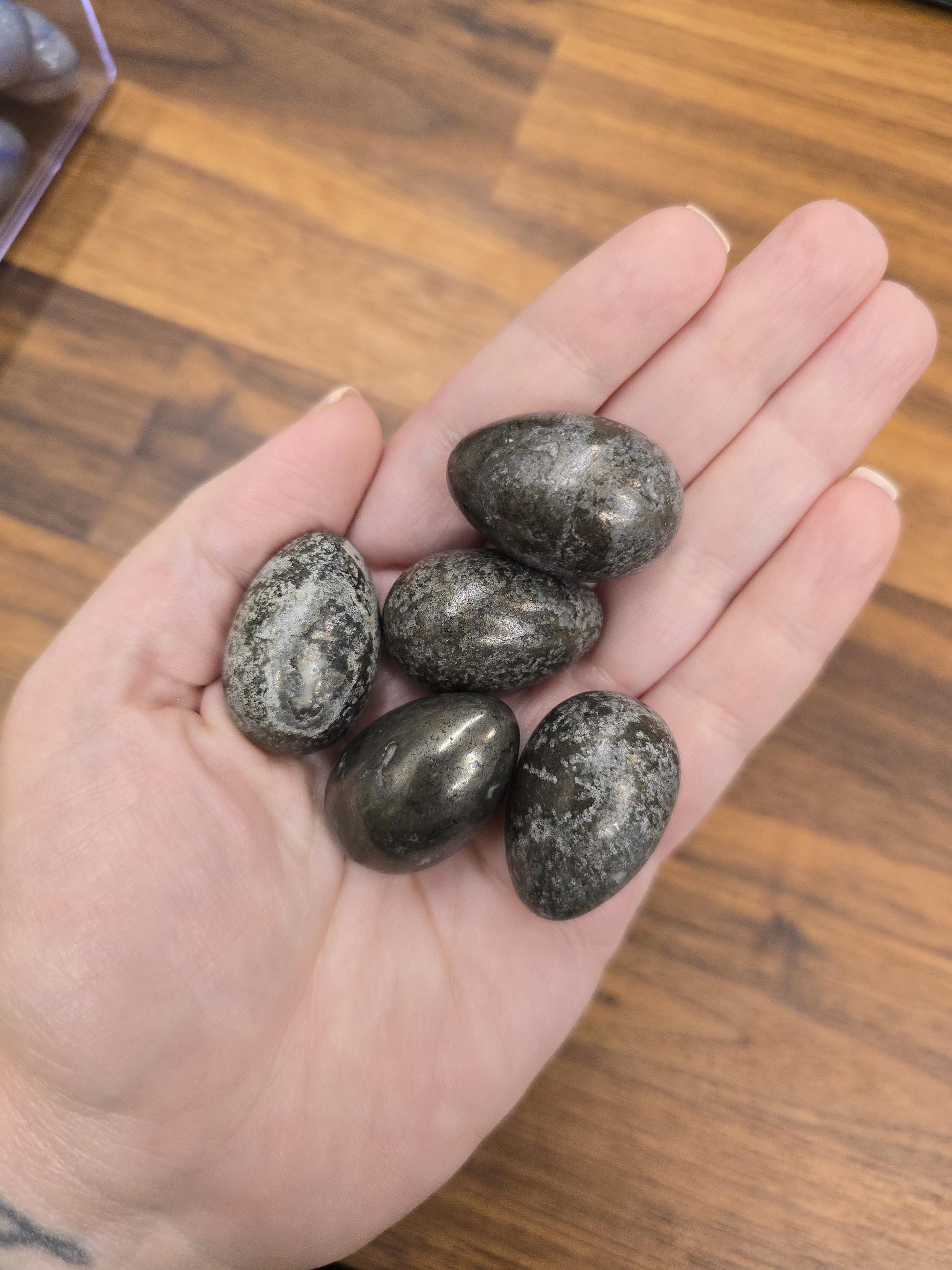 Crystal Easter Eggs: Mini Pastel Stones for Spring Decor