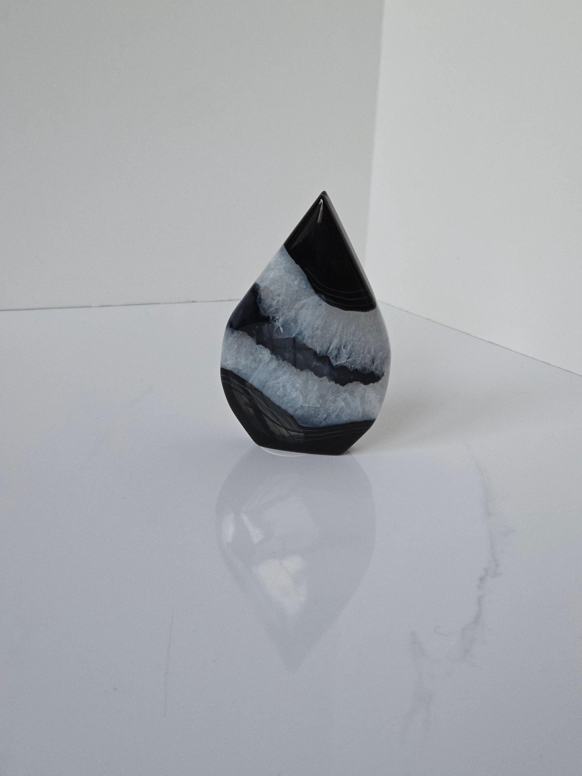 Black Banded Agate Teardrop - G