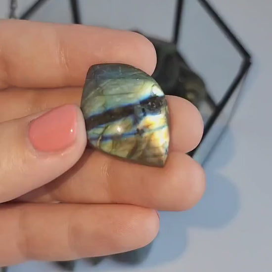 Labradorite Leaf Carving: Unique Flash Colors (Small or Large)