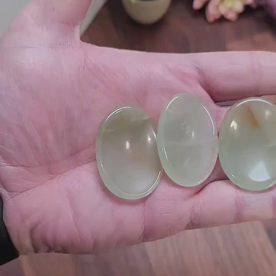 Green Onyx Worry Stone - Smooth Pocket Crystal for Fidgeting