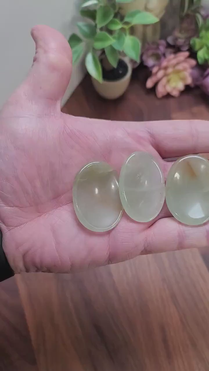 Green Onyx Worry Stone - Smooth Pocket Crystal for Fidgeting