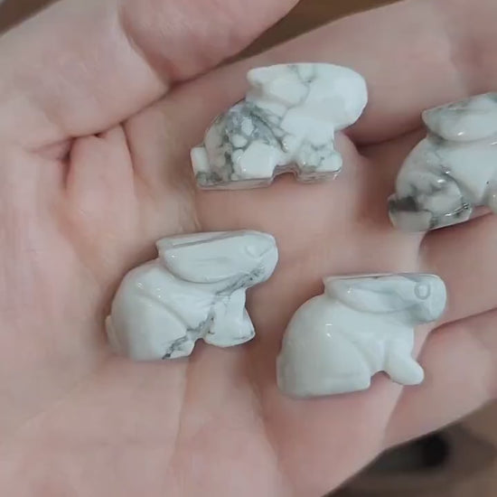 Mini Howlite Crystal Rabbit: White & Gray Carved Bunny