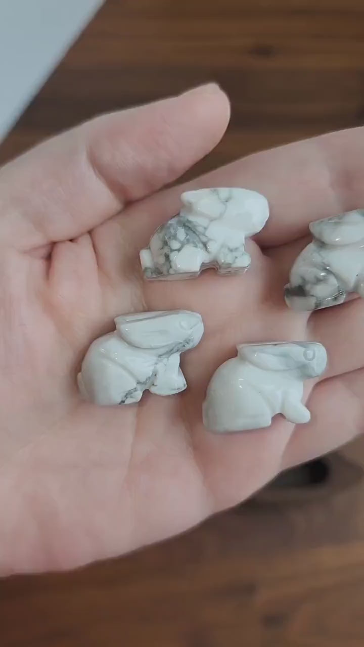 Mini Howlite Crystal Rabbit: White & Gray Carved Bunny