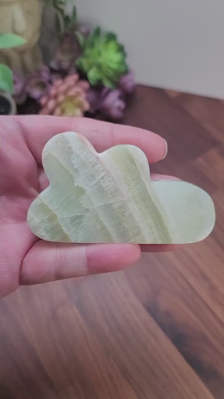 Green Calcite Cloud Carving: Natural Crystal Decor (96 X 55 MM)