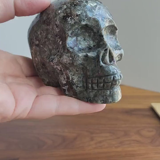 Yooperlite Crystal Skull: 4" UV Reactive Carving, Halloween Decor