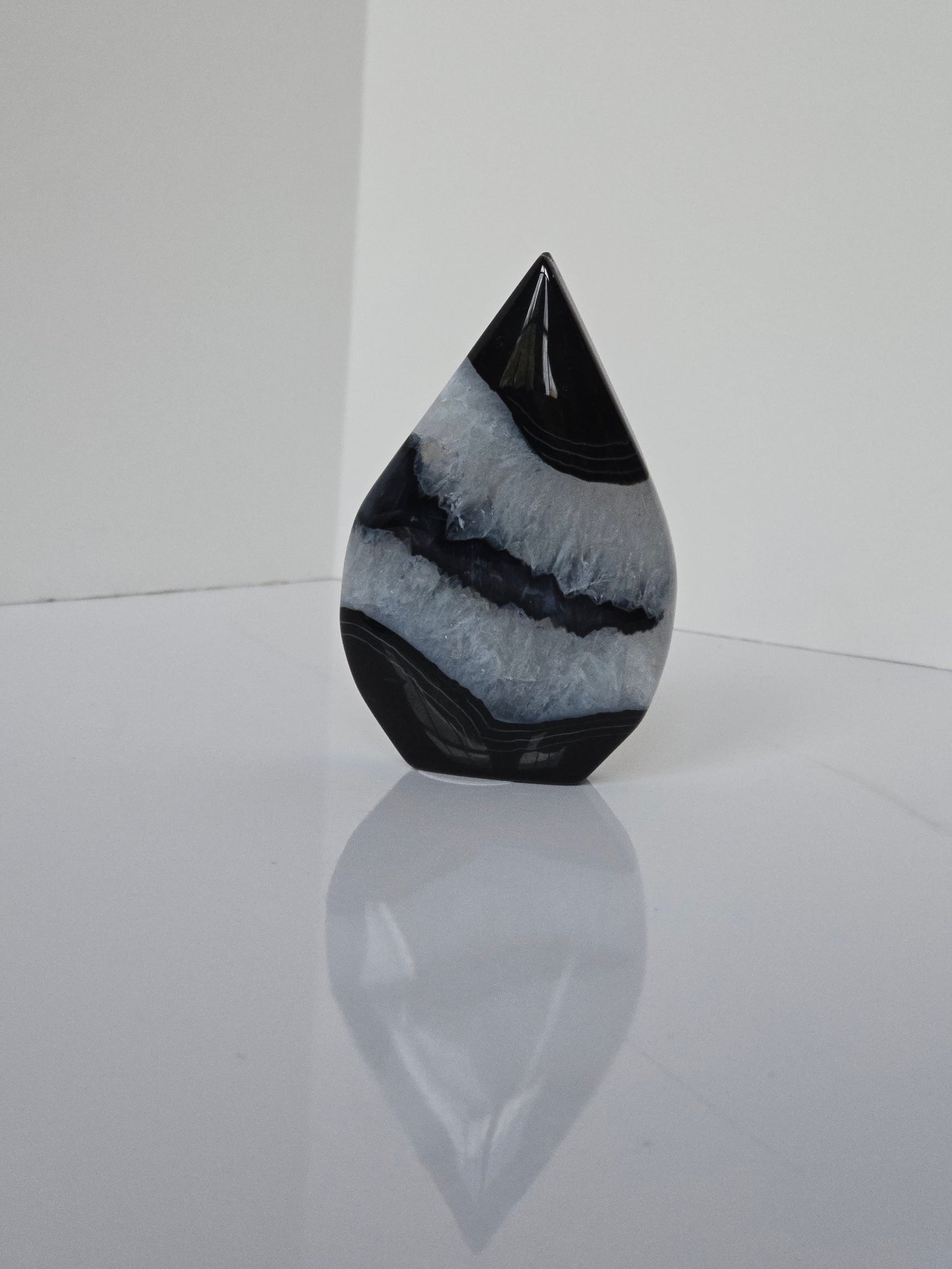 Black Banded Agate Teardrop - G