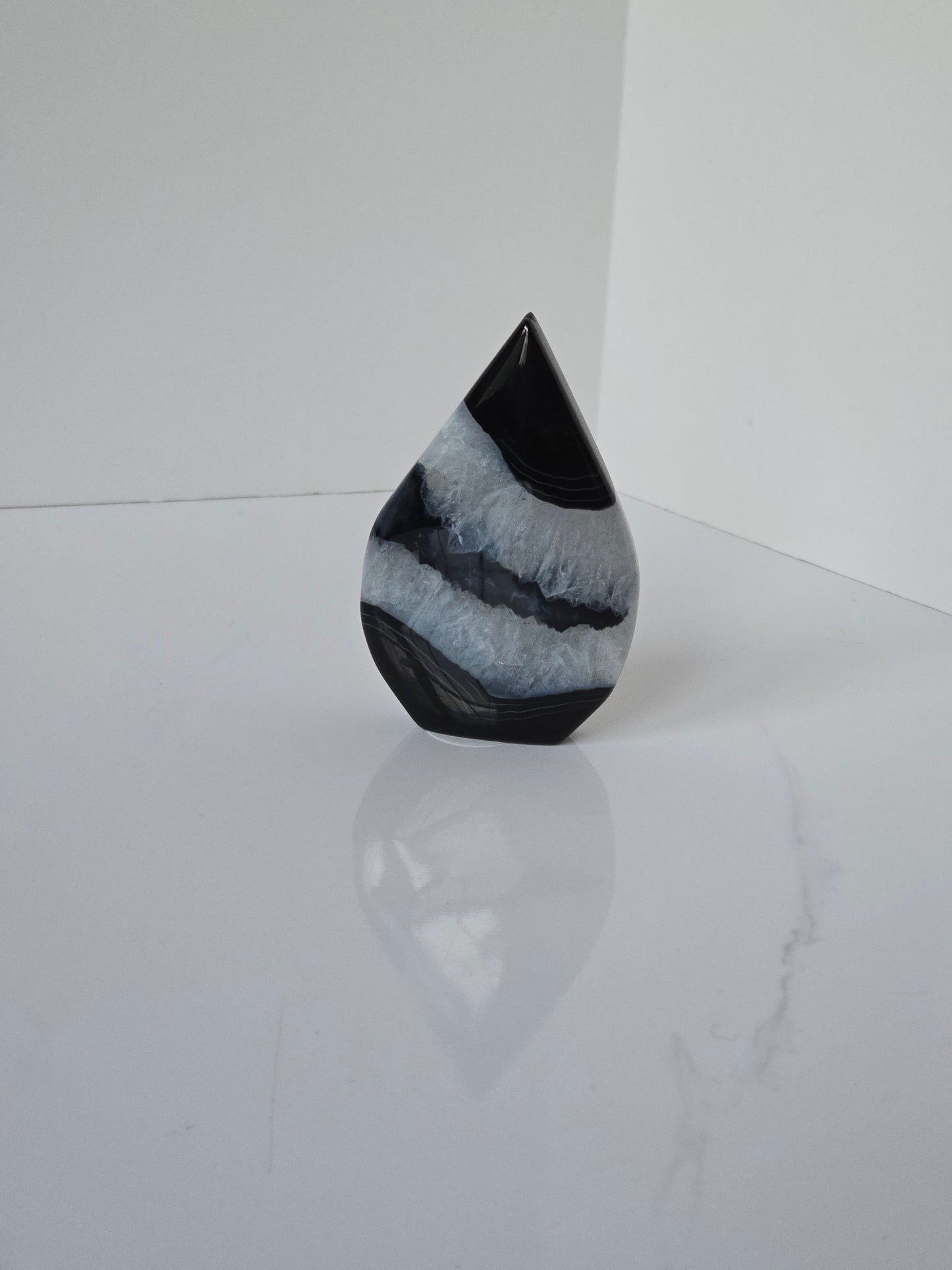 Black Banded Agate Teardrop - G