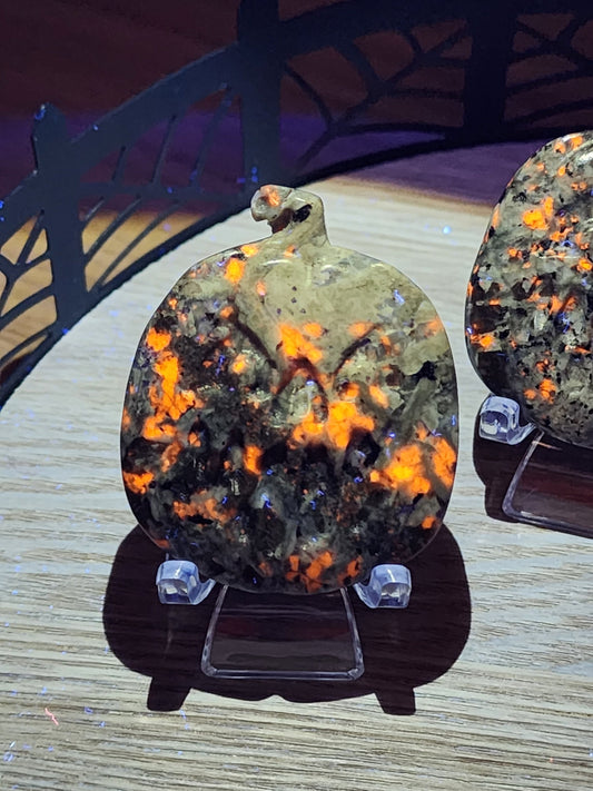 Scary Pumpkin Face | UV Reactive Yooperlite | Halloween Crystals | Spooky Season Decor | Syenite | Intutively Chosen